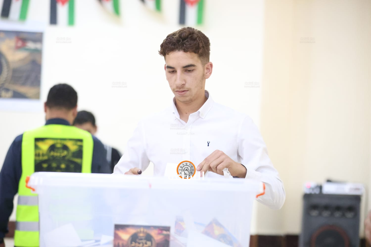 Madar Al-Saa Images 0.3025401711611926