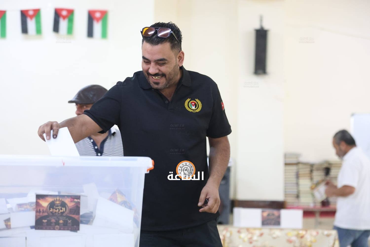 Madar Al-Saa Images 0.43137659462818945