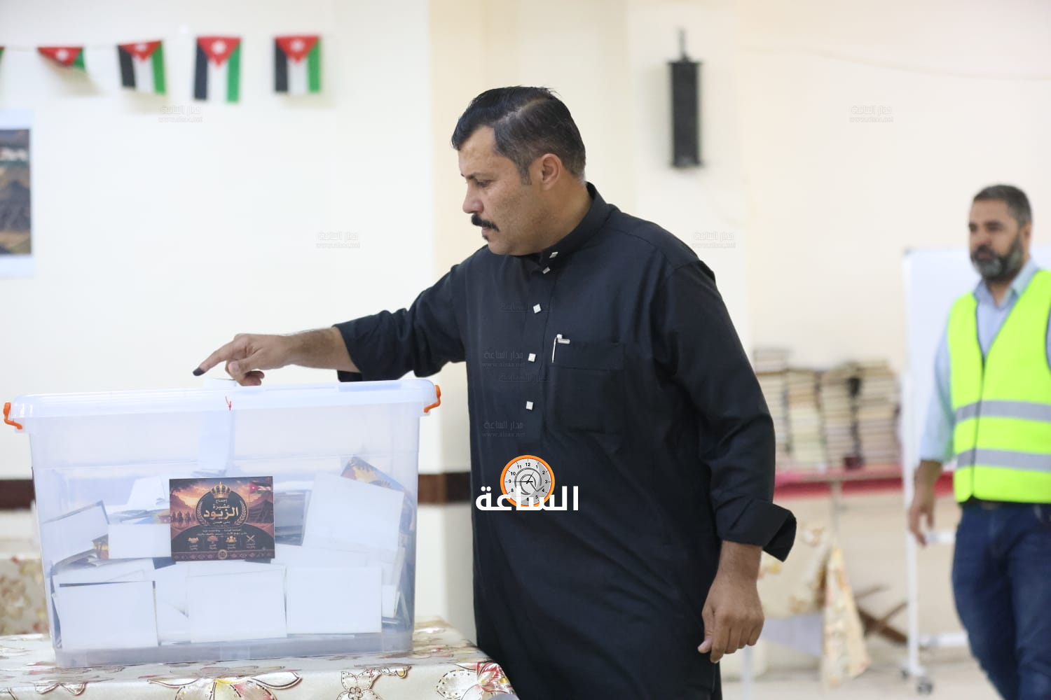 Madar Al-Saa Images 0.2272324368375076