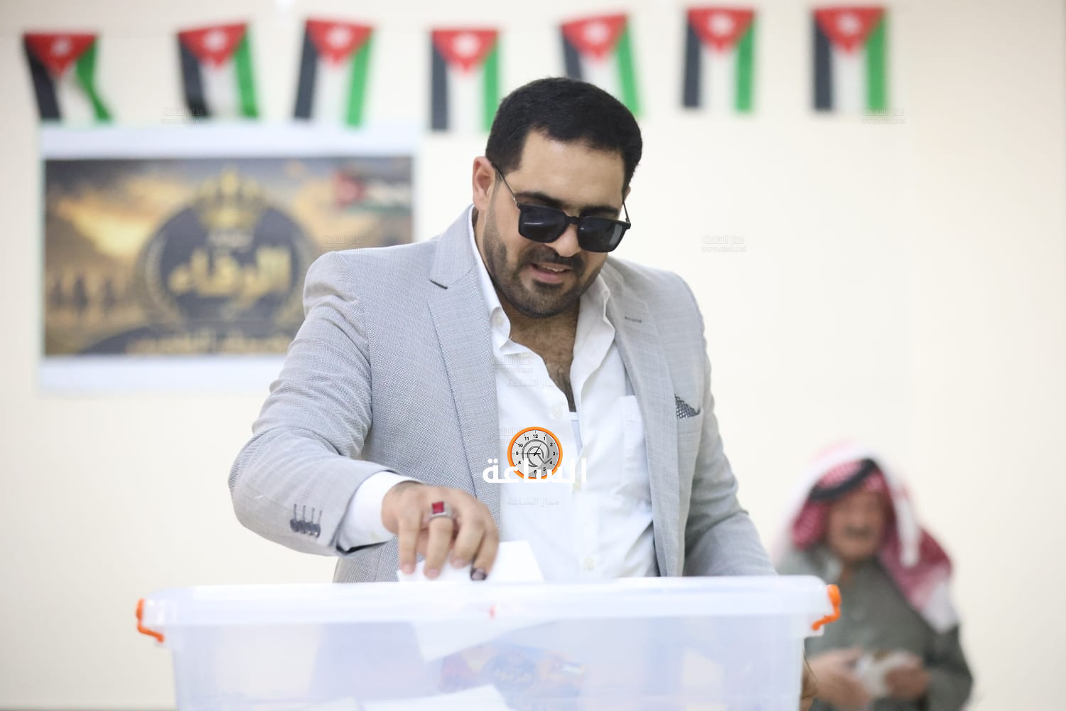 Madar Al-Saa Images 0.7970578700090999