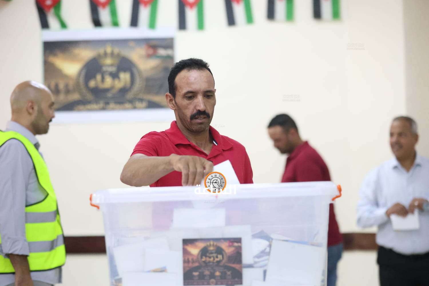Madar Al-Saa Images 0.36693093144560585