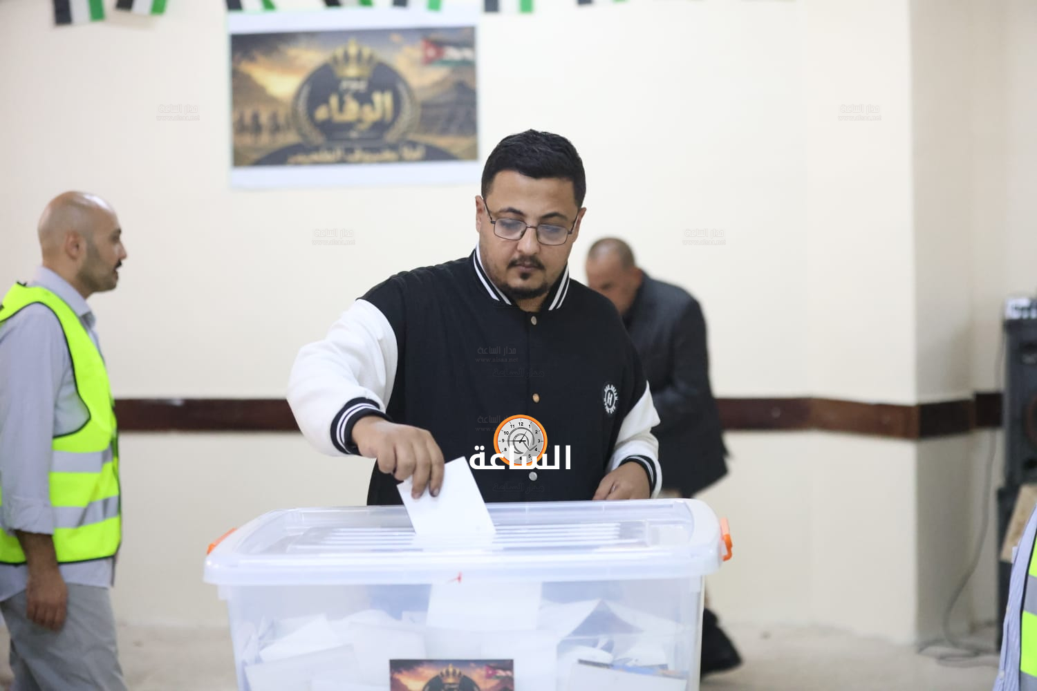 Madar Al-Saa Images 0.15985220928774868