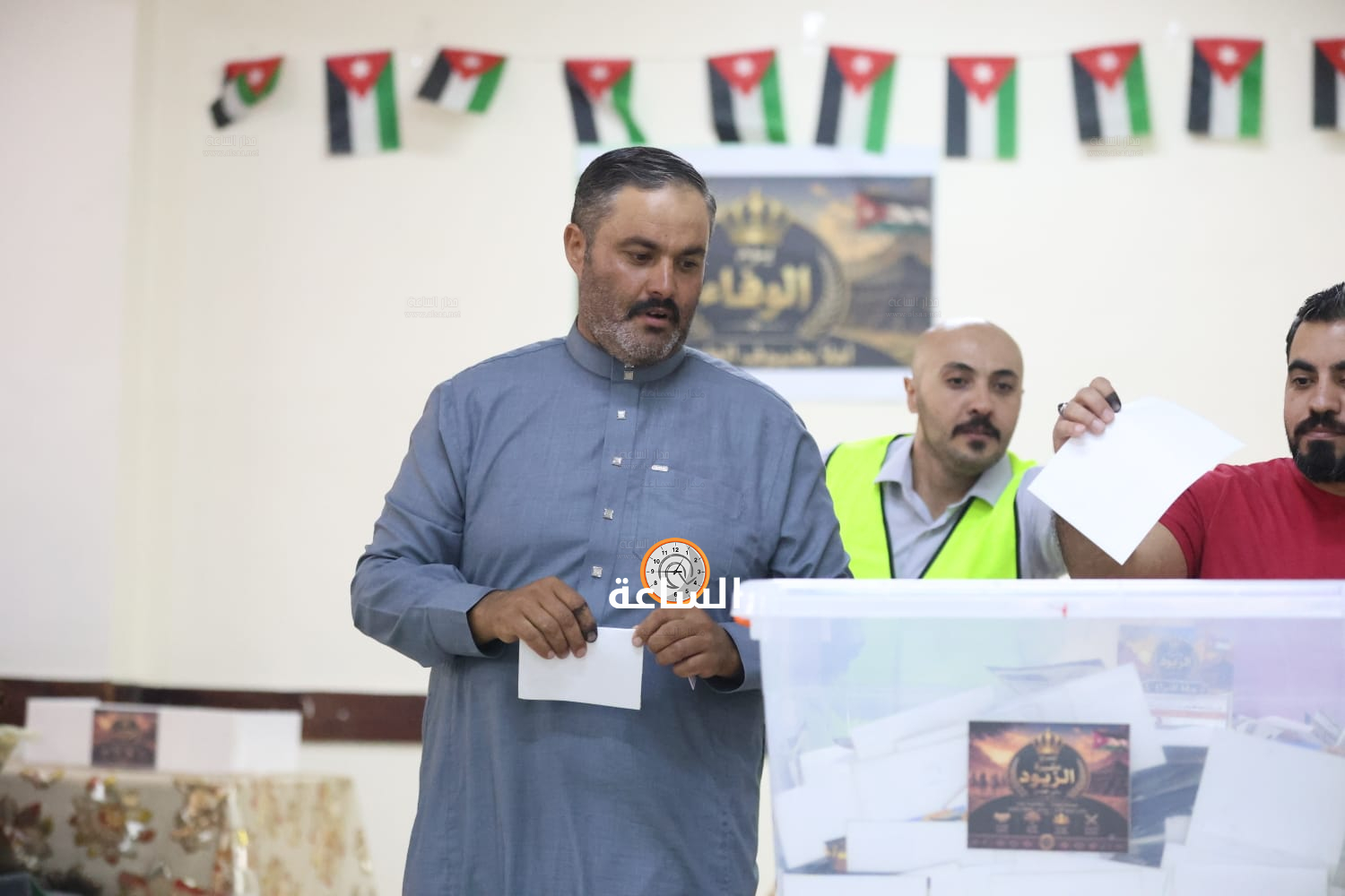 Madar Al-Saa Images 0.31073441156479487