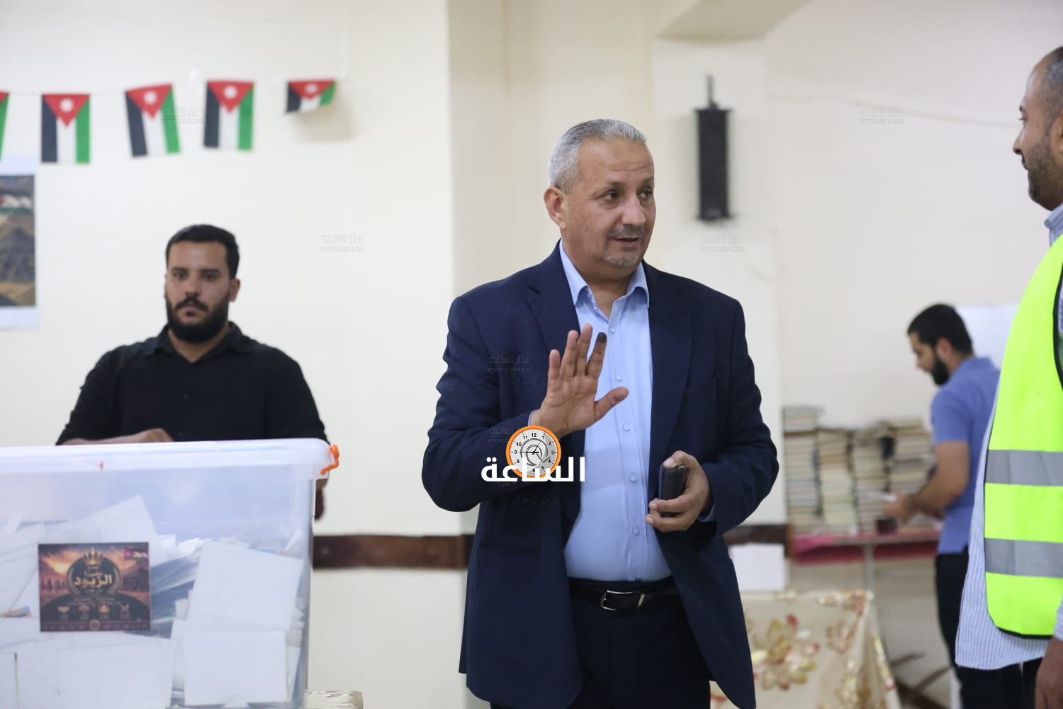 Madar Al-Saa Images 0.050118221252374195