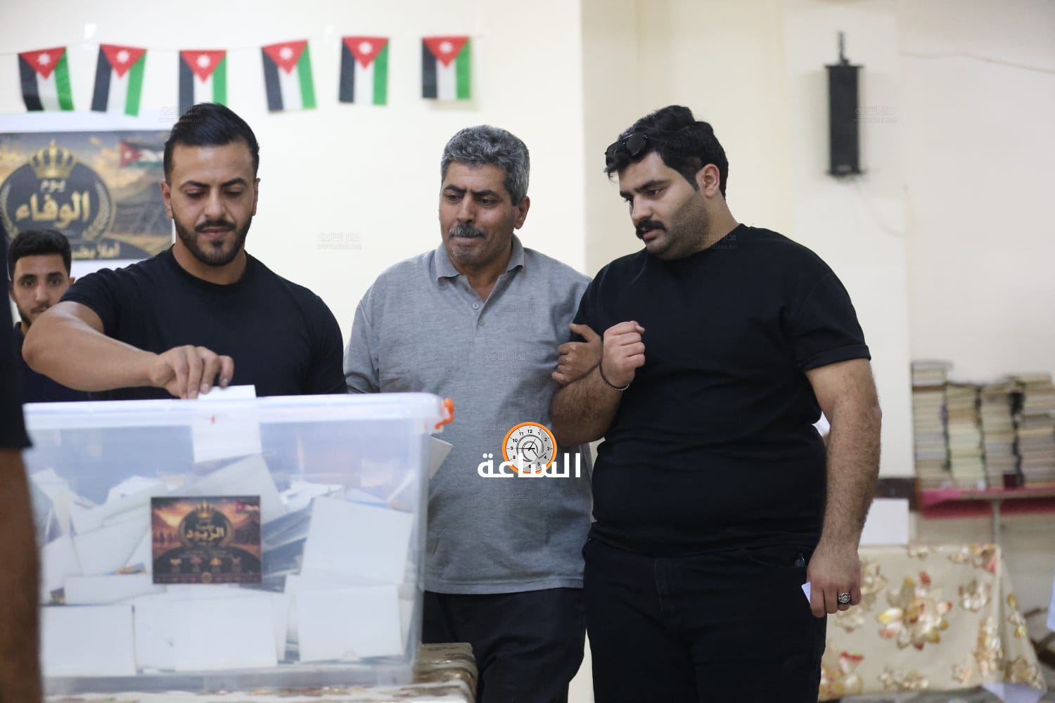 Madar Al-Saa Images 0.5361539048137275
