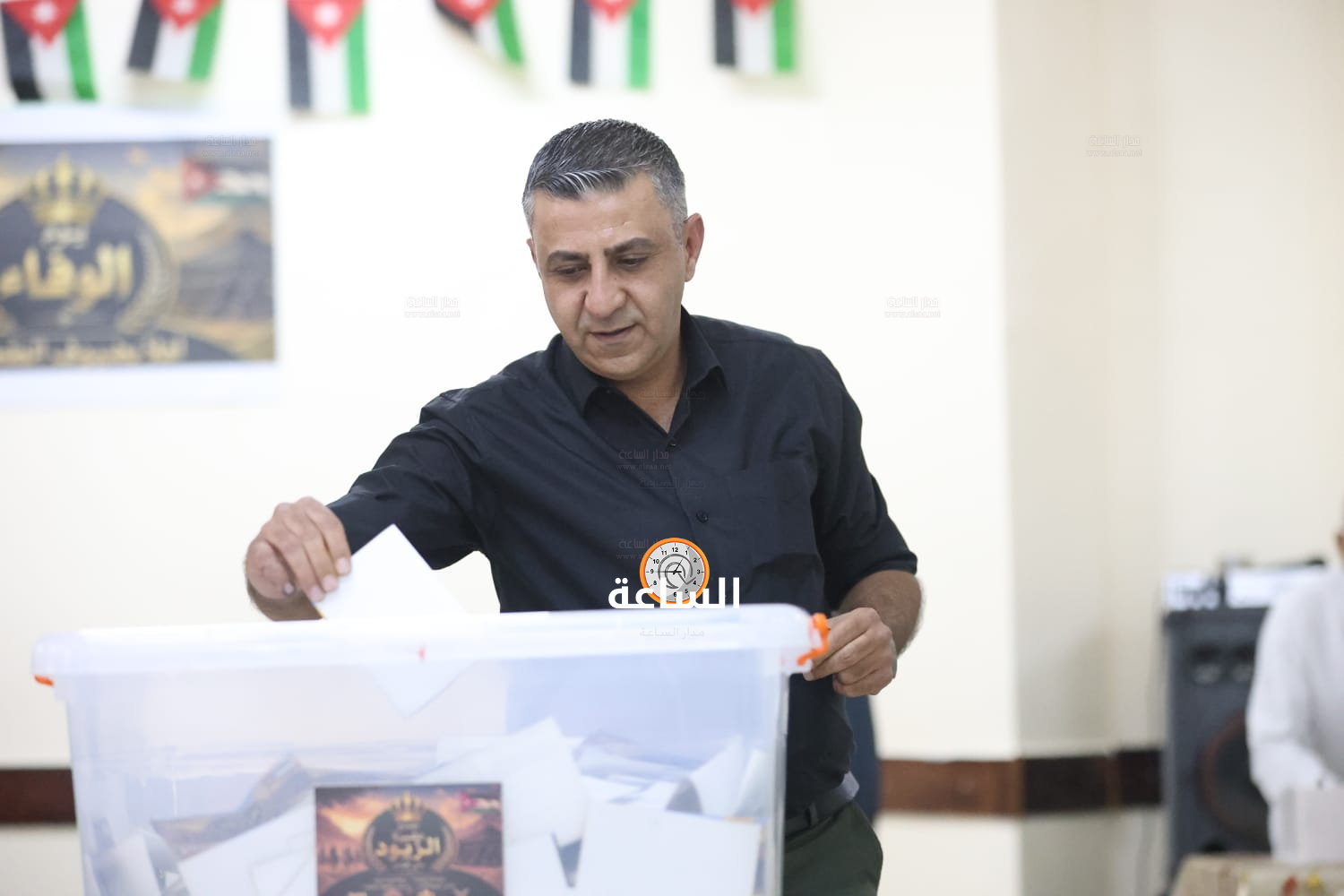 Madar Al-Saa Images 0.09756515212624561