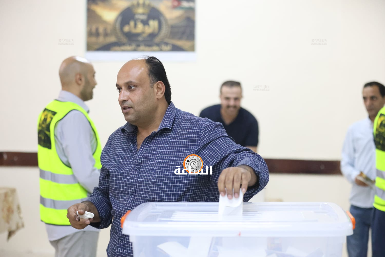 Madar Al-Saa Images 0.9455553569448402