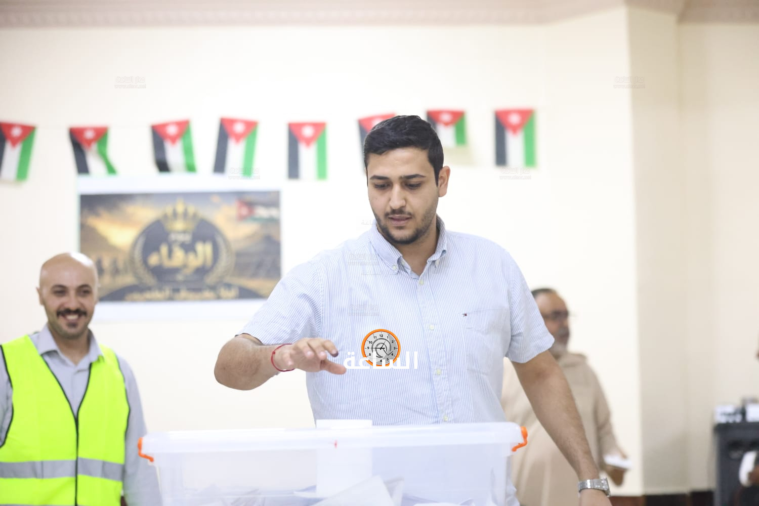 Madar Al-Saa Images 0.24141670775587332