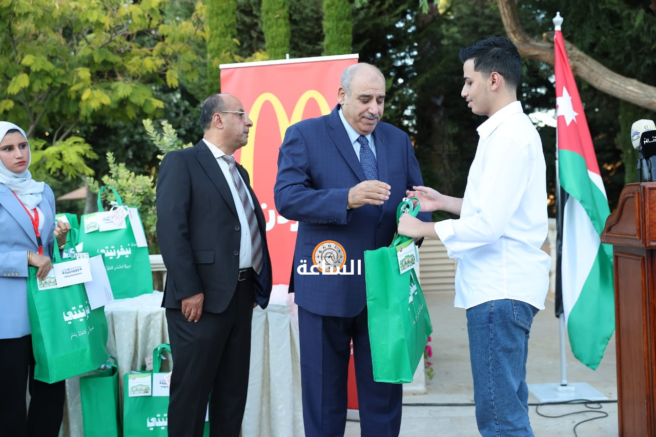 Madar Al-Saa Images 0.4169692854861943