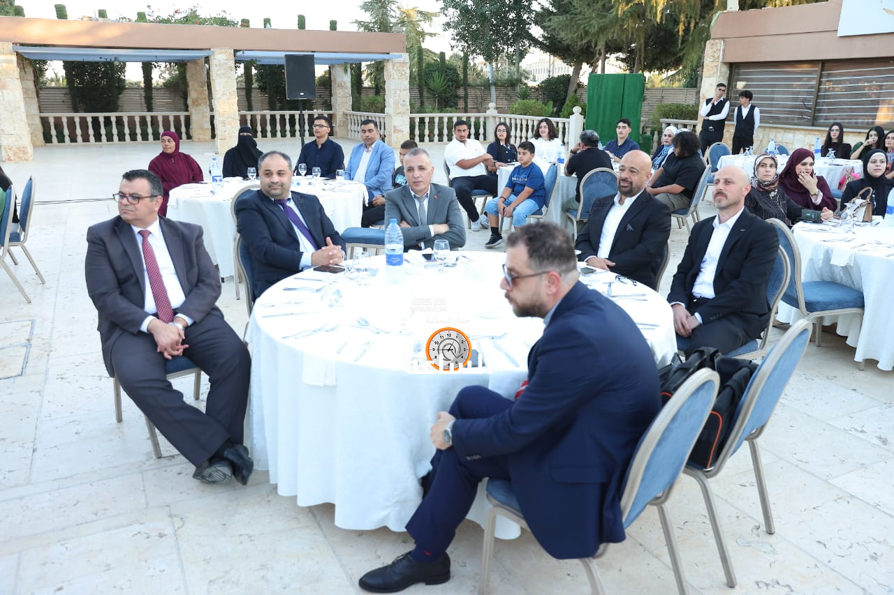 Madar Al-Saa Images 0.6084137331407284