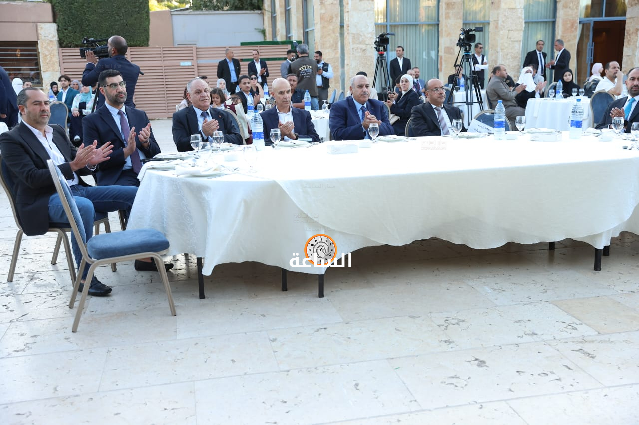 Madar Al-Saa Images 0.8307519944383024