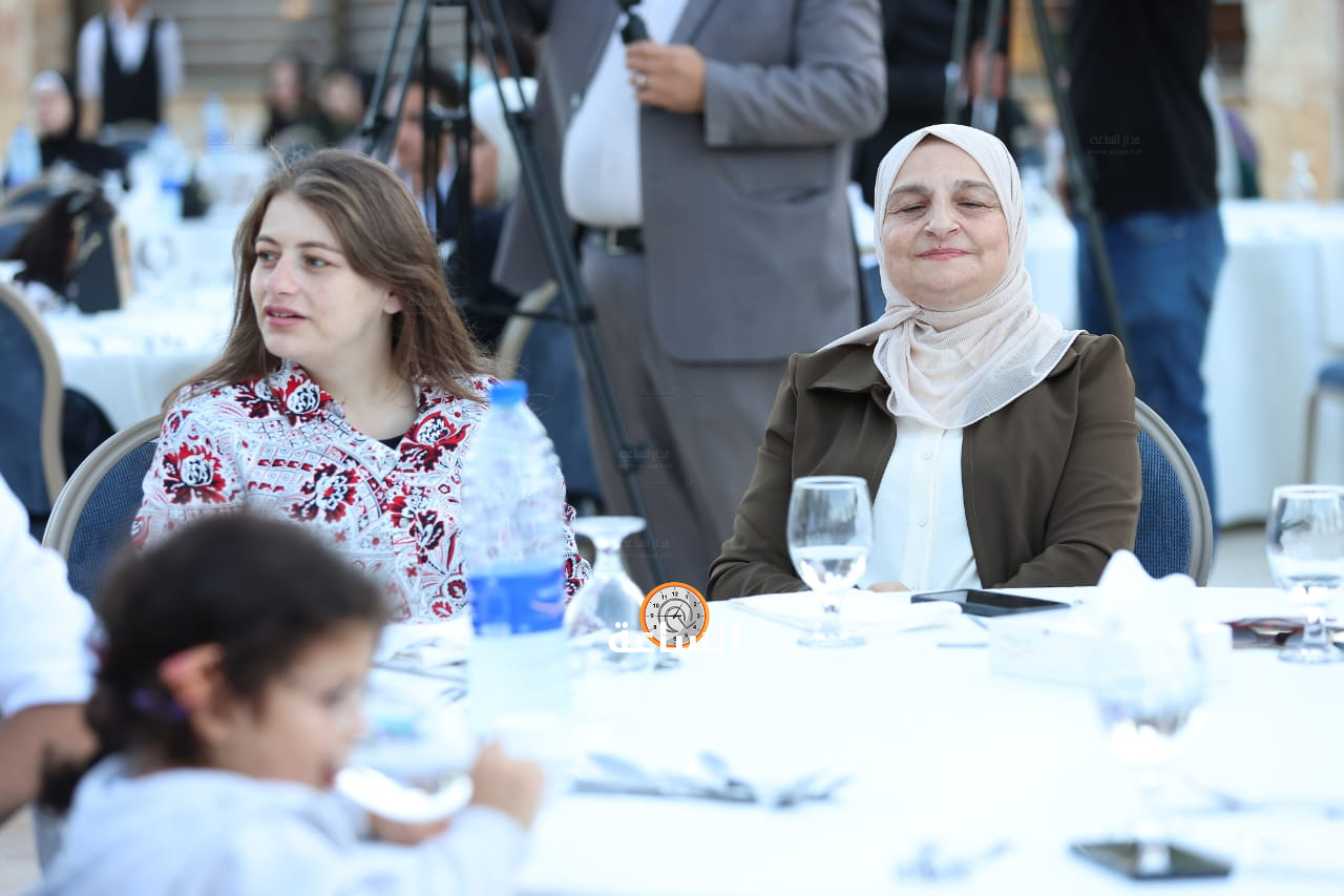 Madar Al-Saa Images 0.614644643059199