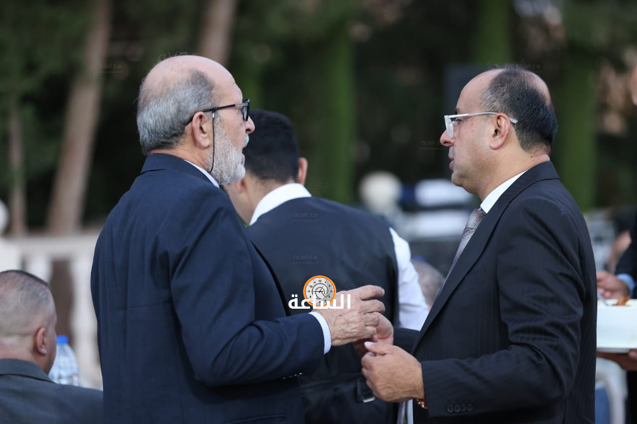 Madar Al-Saa Images 0.7212408357268792
