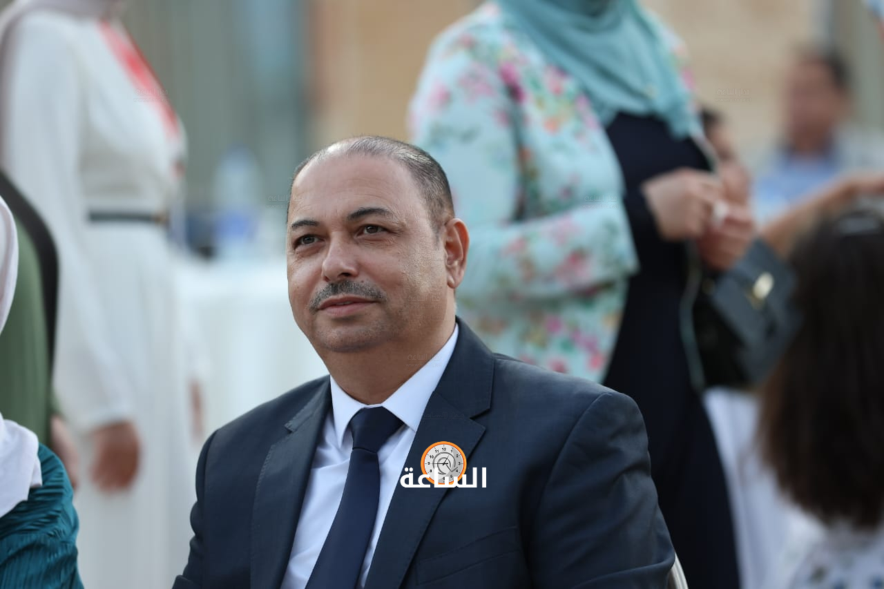 Madar Al-Saa Images 0.01022544443783191