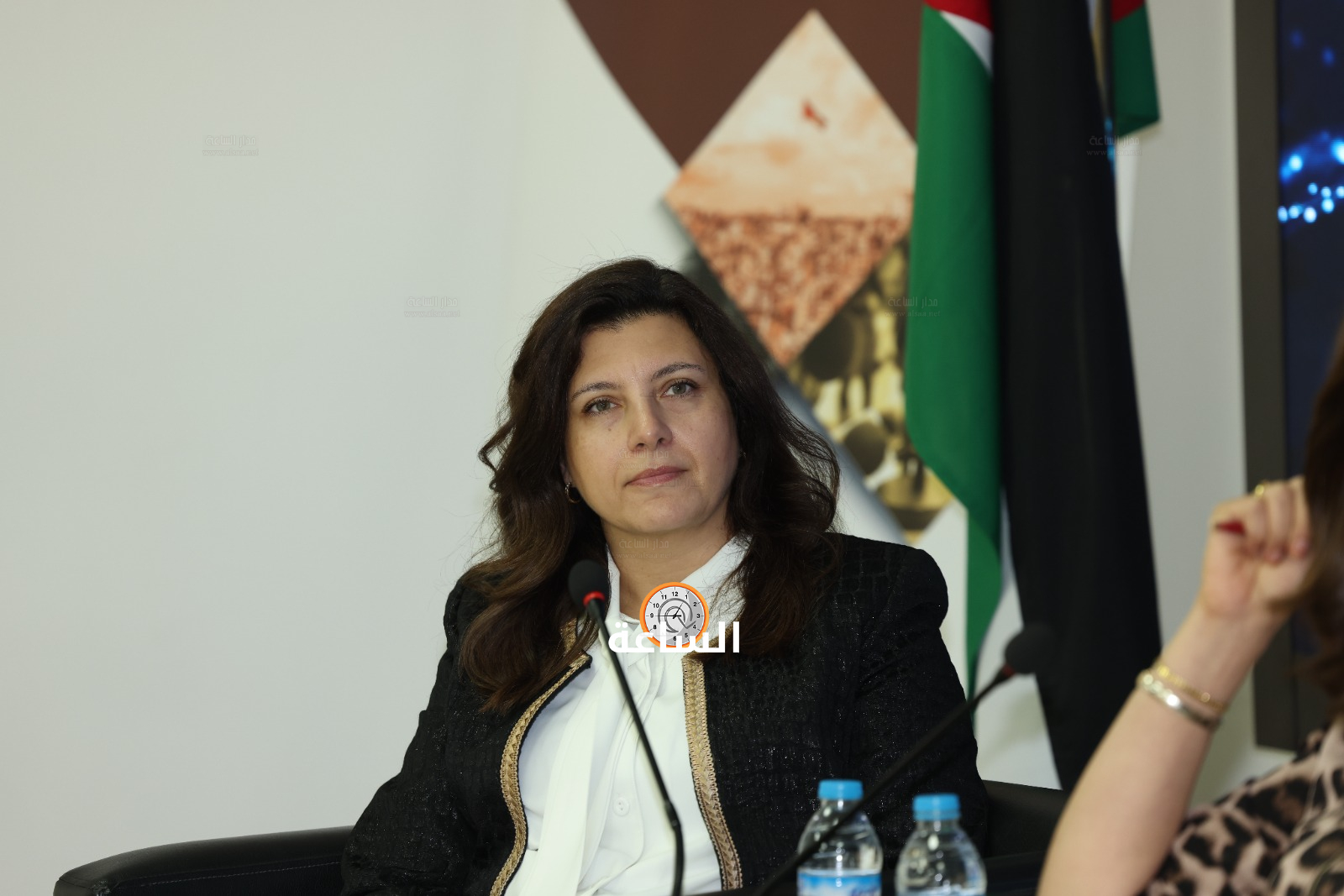 Madar Al-Saa Images 0.5669336189501205