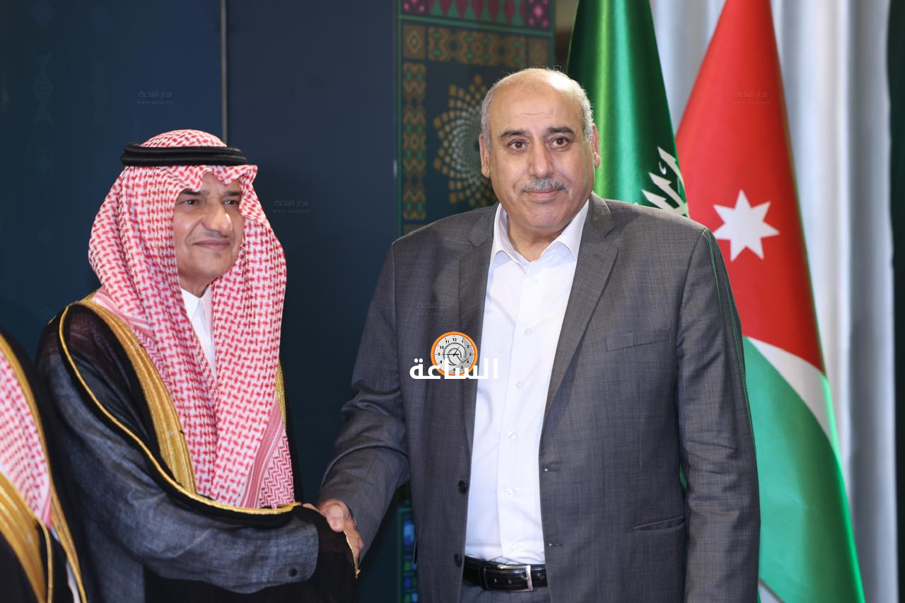 Madar Al-Saa Images 0.4324716700186967