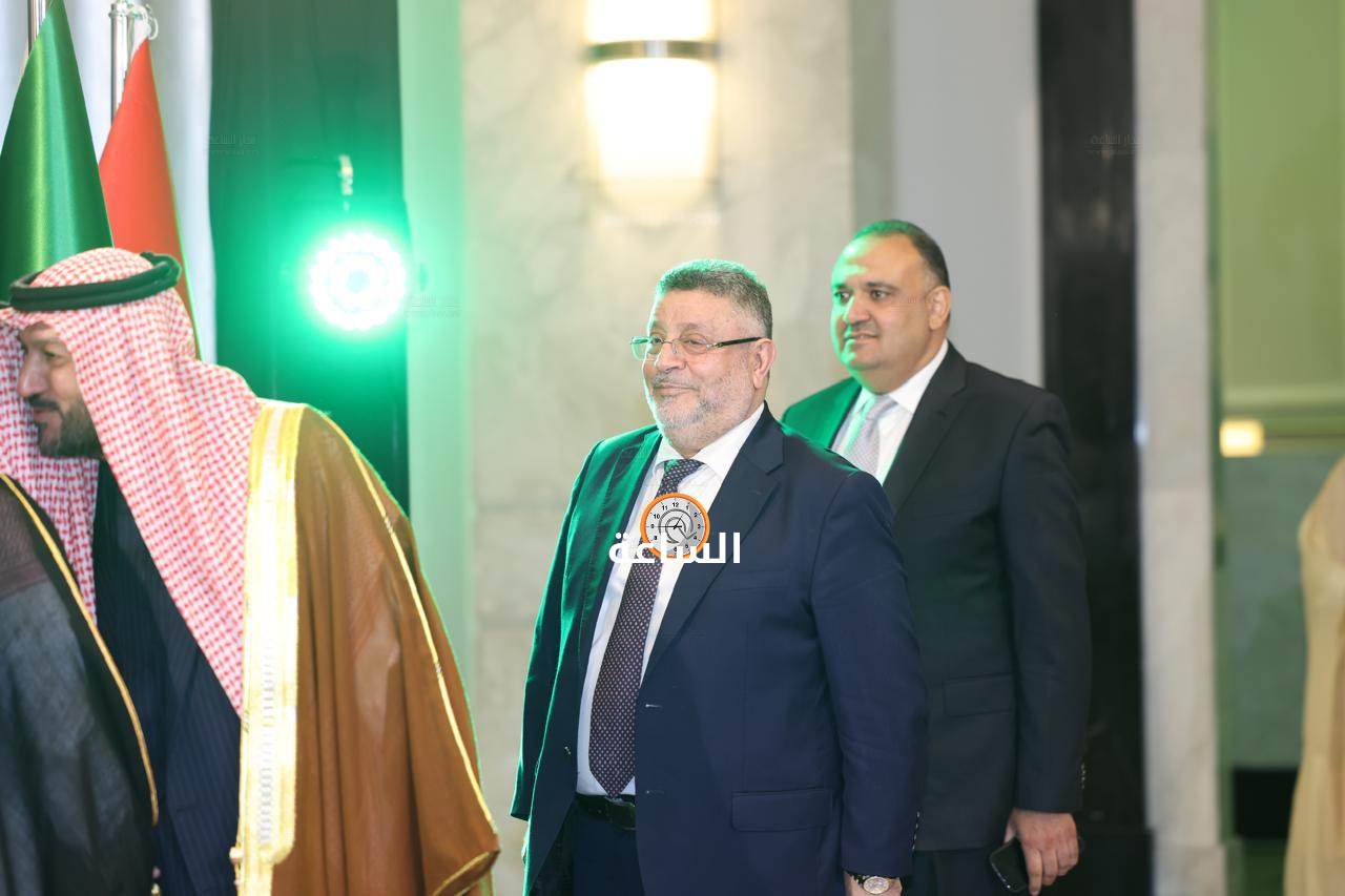 Madar Al-Saa Images 0.6101015514173892