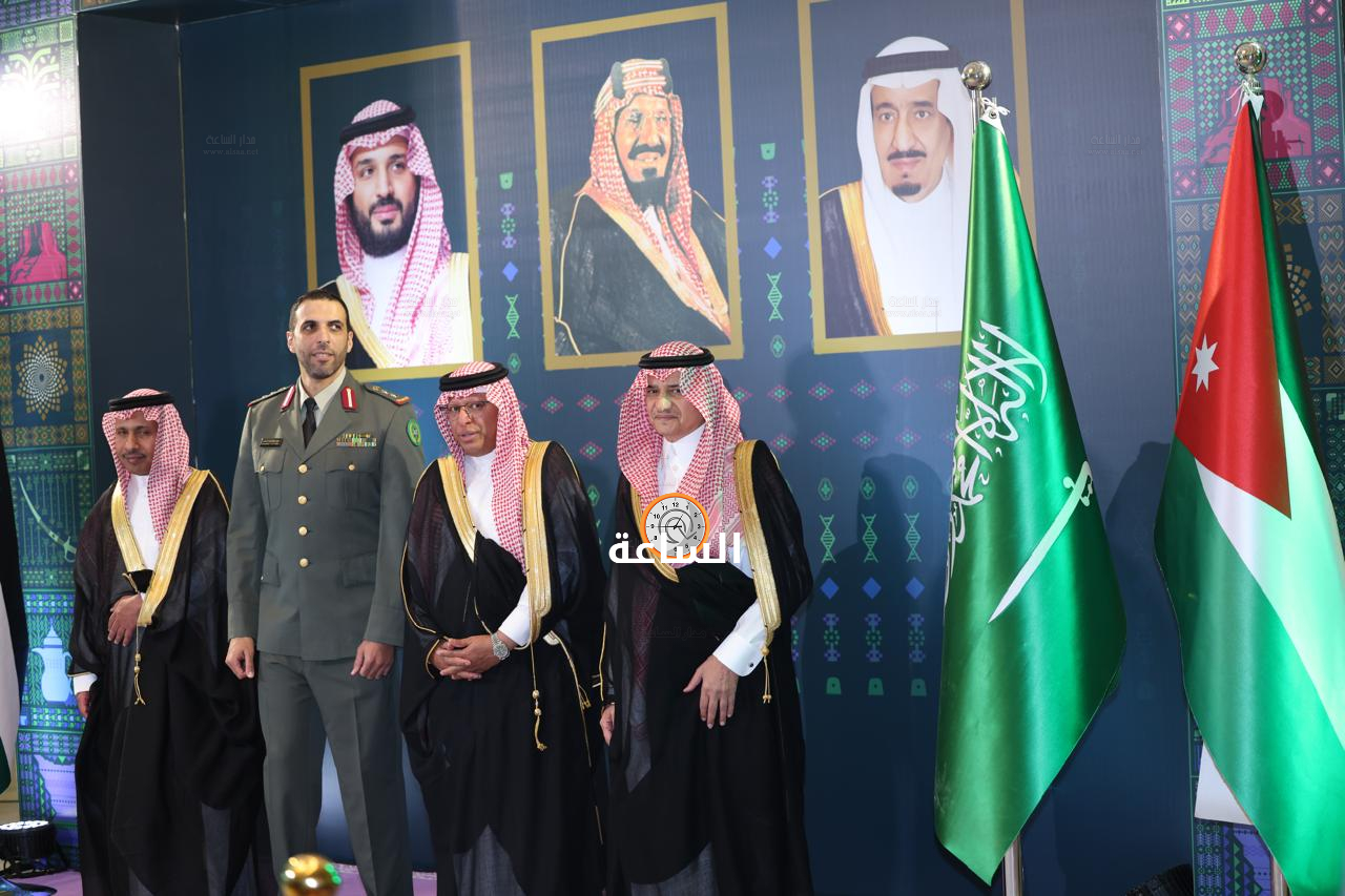 Madar Al-Saa Images 0.24640895411338393