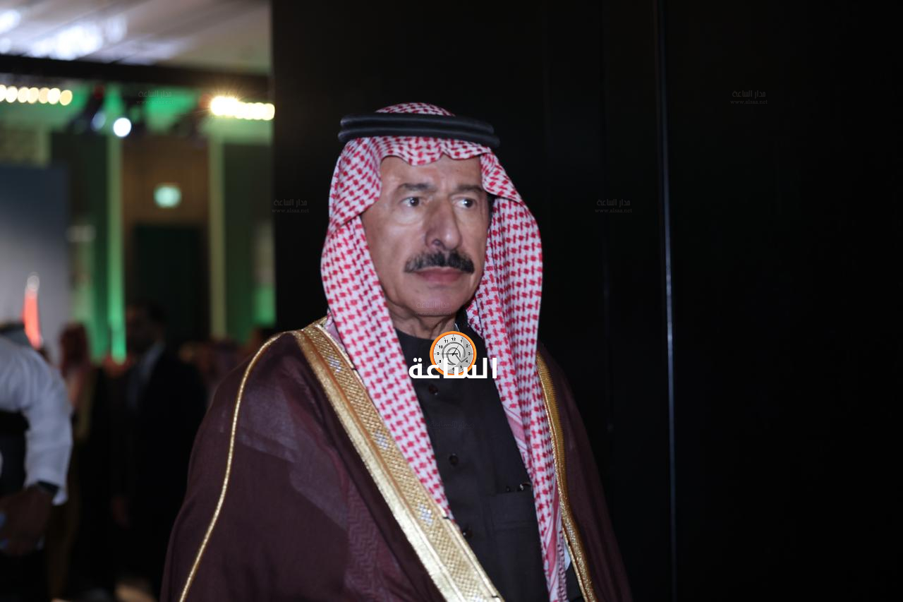 Madar Al-Saa Images 0.44444680747156096