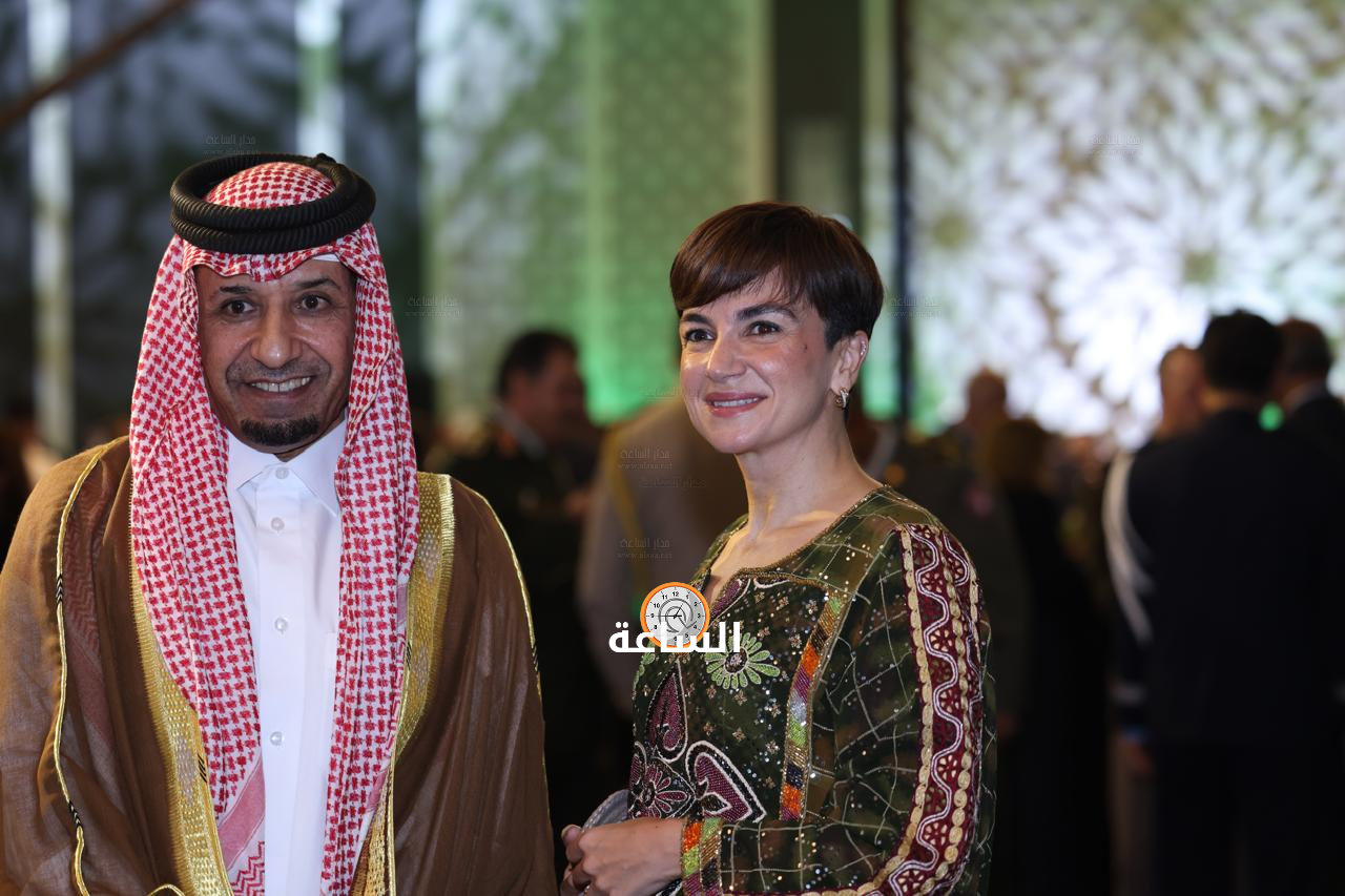 Madar Al-Saa Images 0.47694998395636146