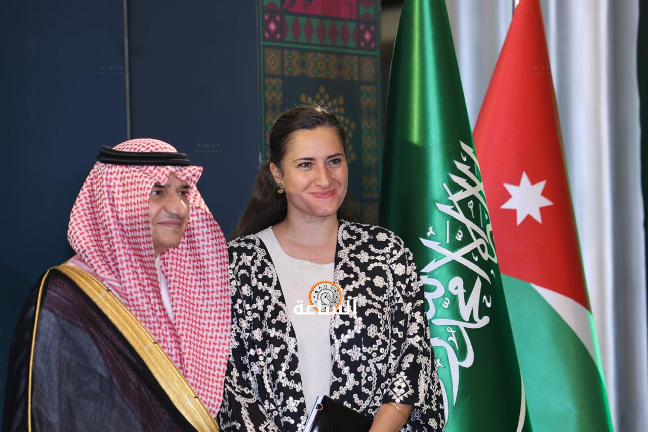 Madar Al-Saa Images 0.8283049126980313