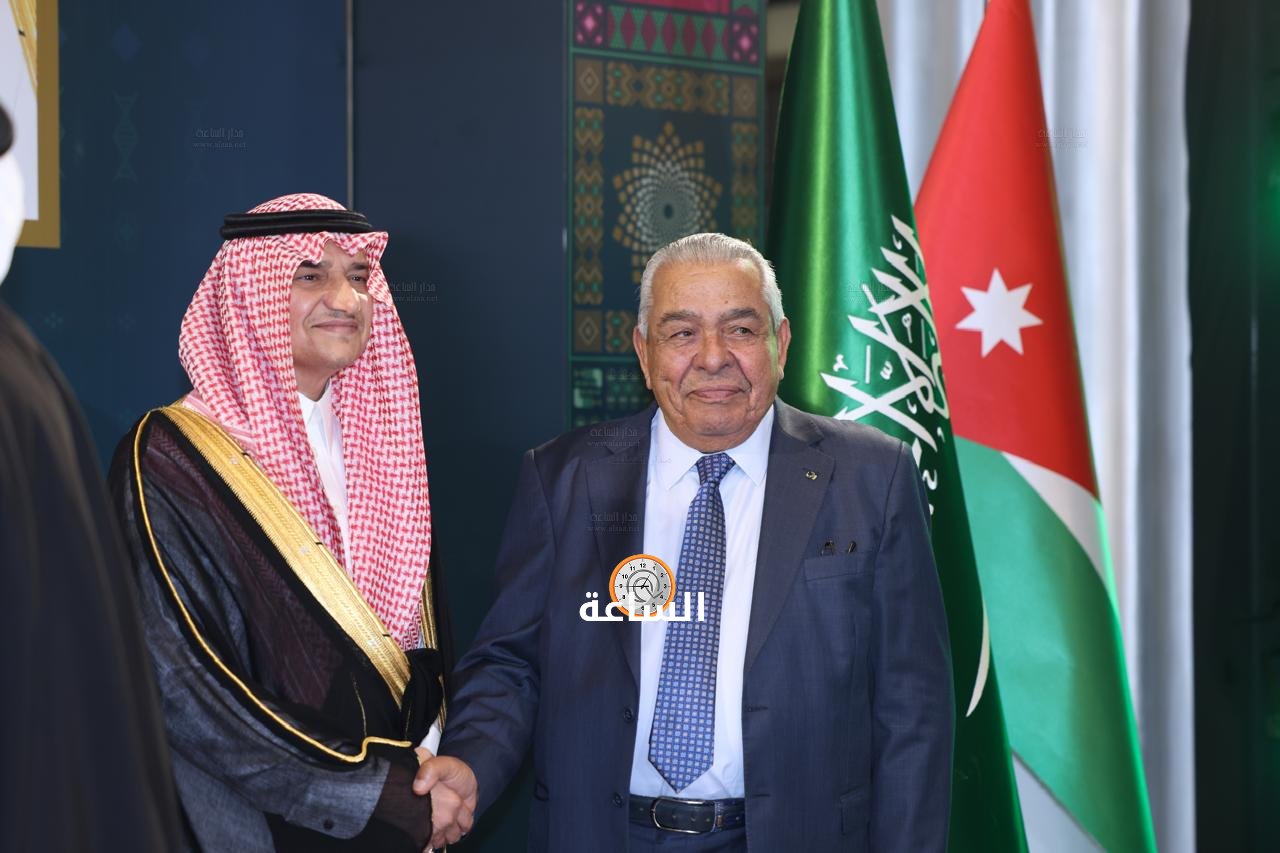 Madar Al-Saa Images 0.22769907834801284