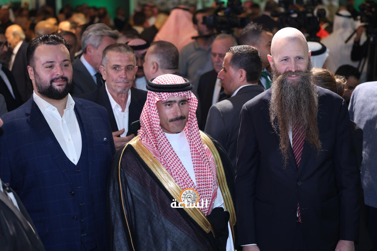 Madar Al-Saa Images 0.31874215217324375