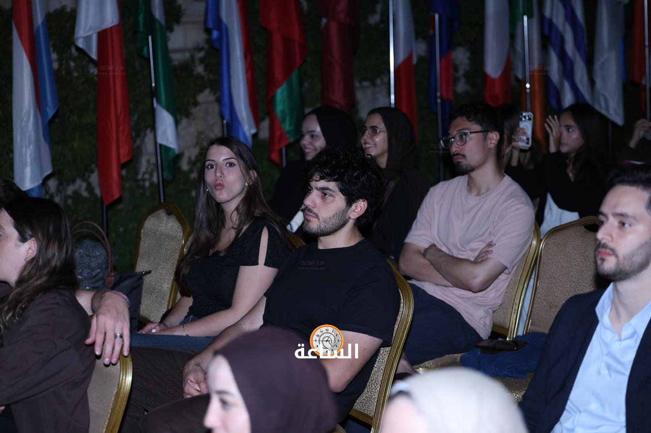 Madar Al-Saa Images 0.7104200543672522