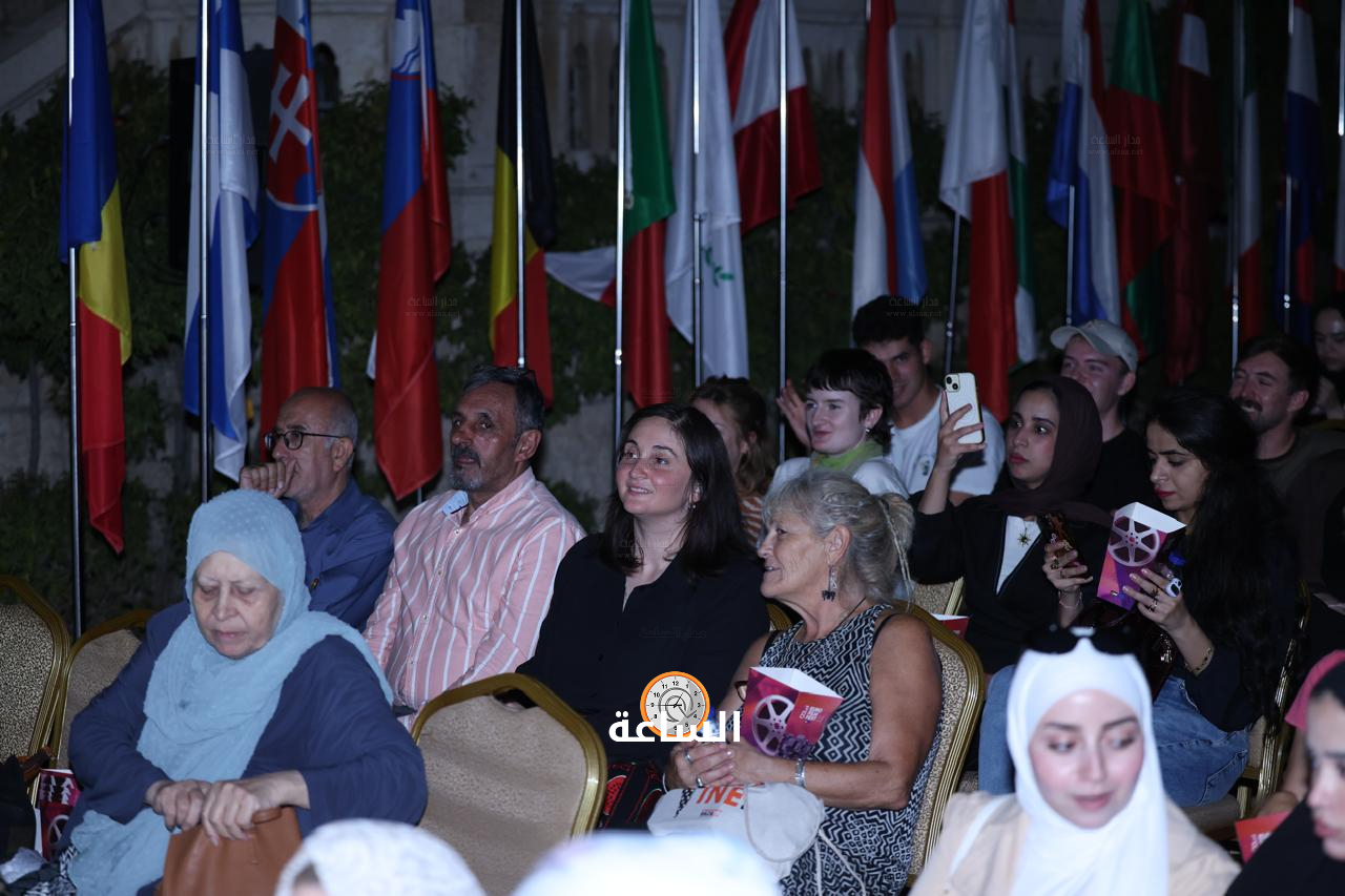 Madar Al-Saa Images 0.8834705535873728
