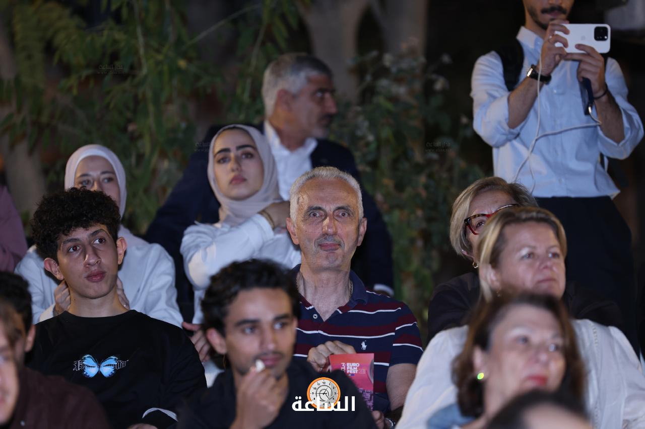 Madar Al-Saa Images 0.7588062932861346