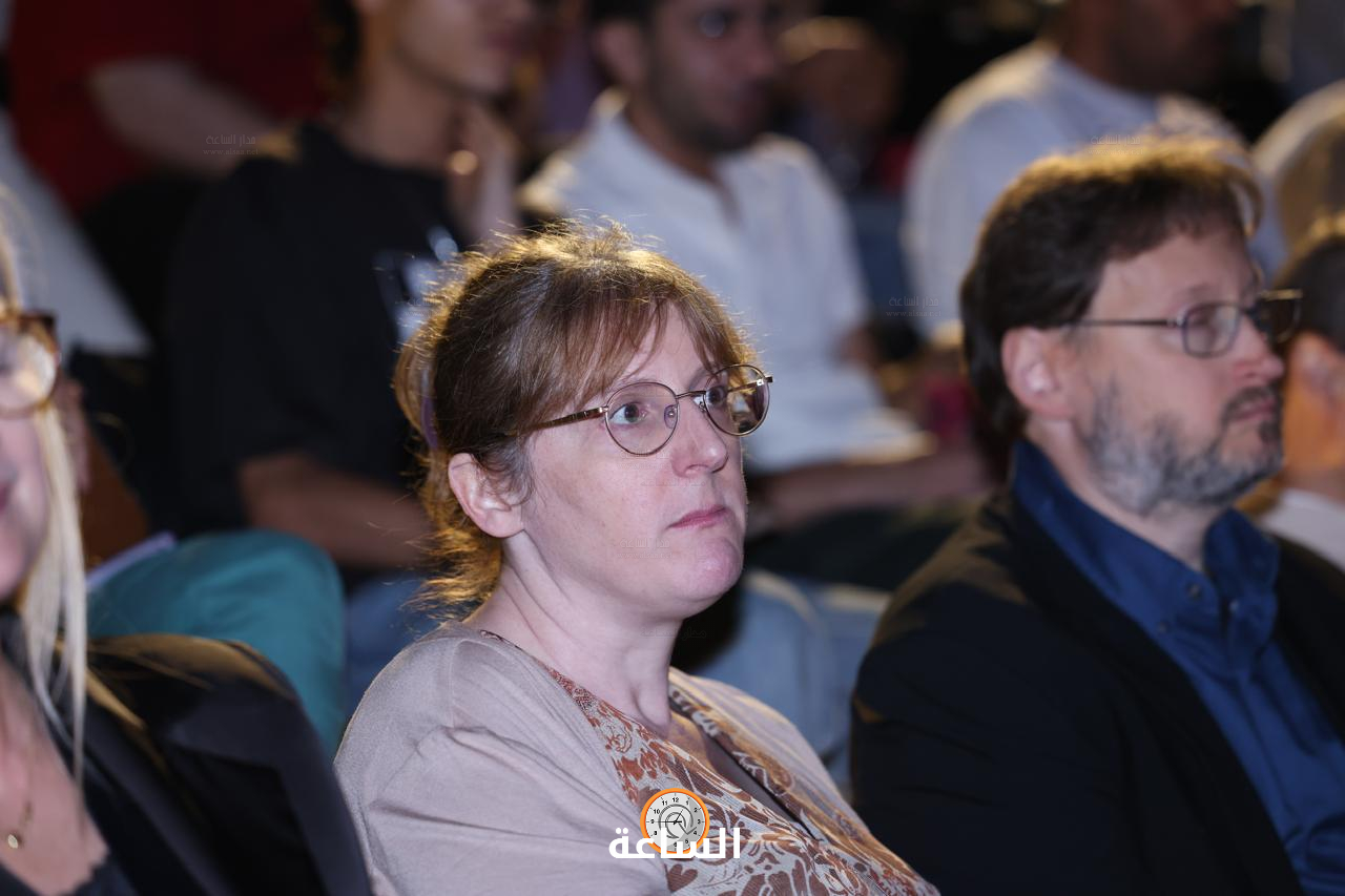 Madar Al-Saa Images 0.5528103138229621
