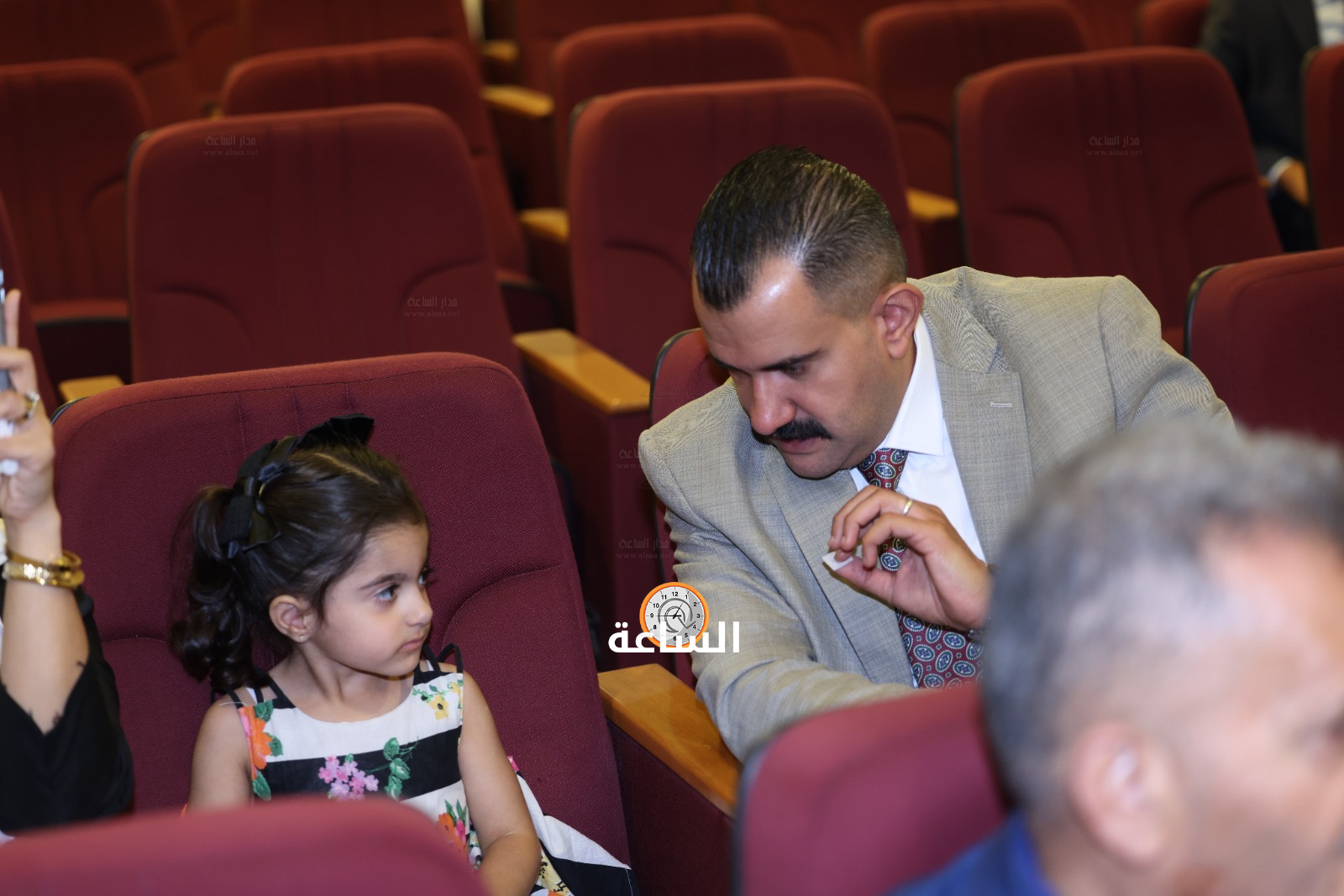 Madar Al-Saa Images 0.52567801879705