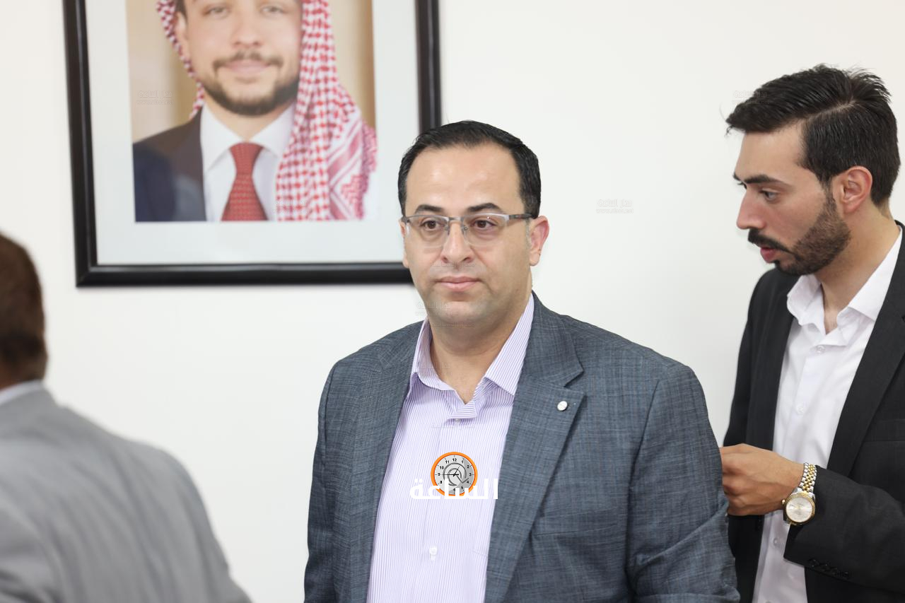 Madar Al-Saa Images 0.7795994224218227