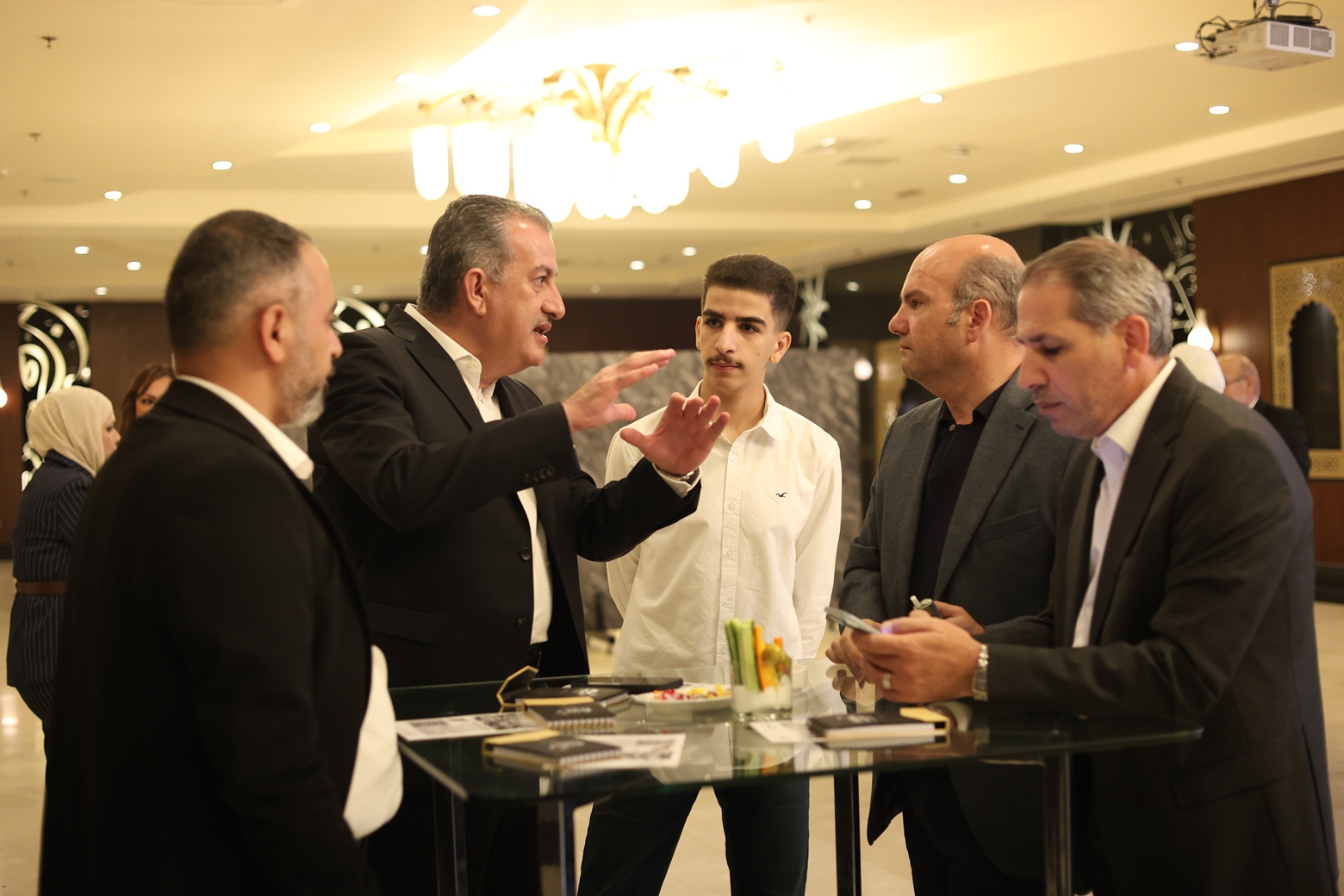 Madar Al-Saa Images 0.44126978182144405