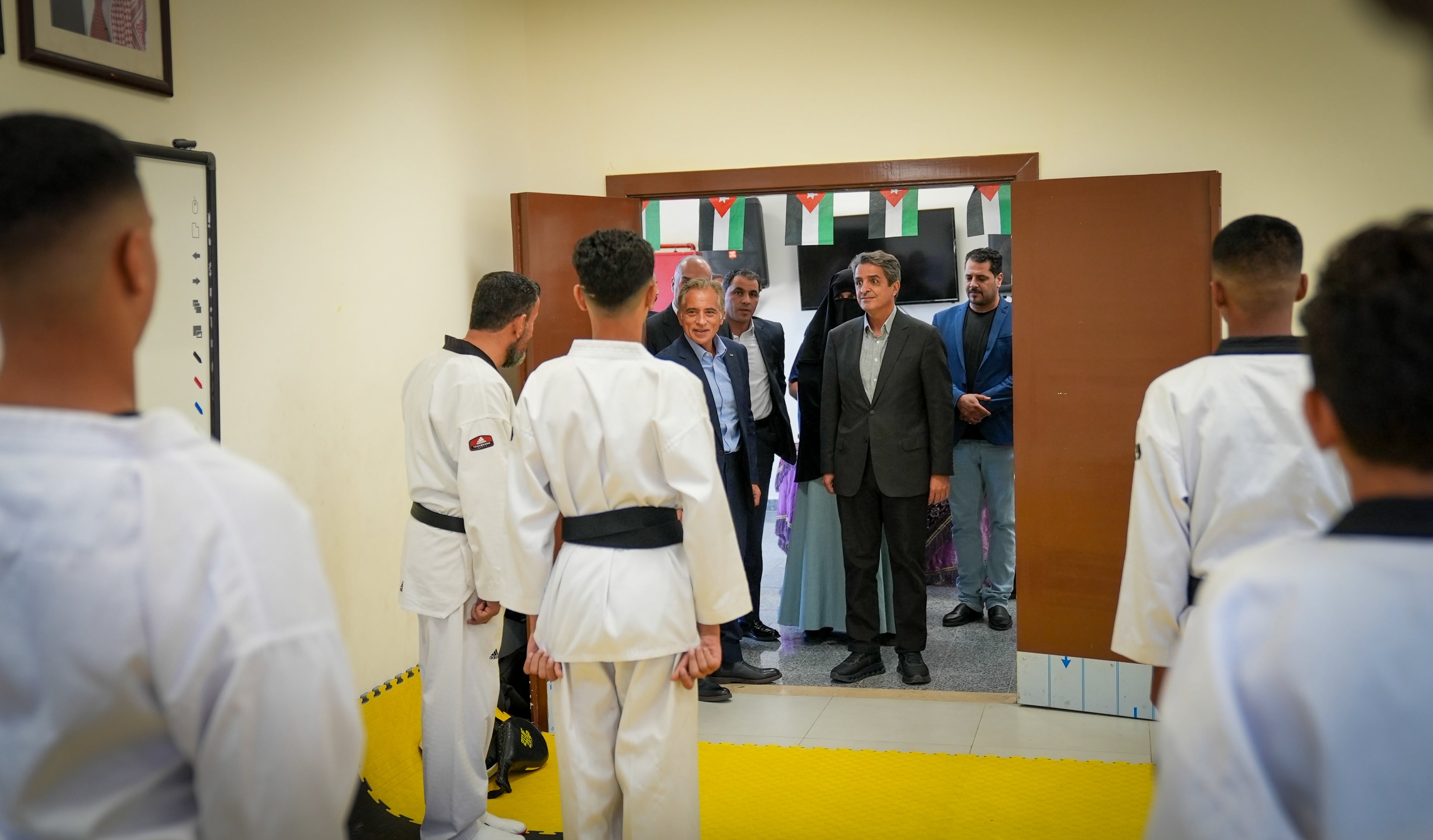 Madar Al-Saa Images 0.24767617643979045