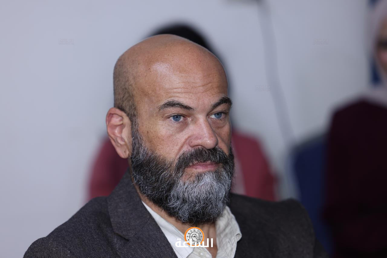 Madar Al-Saa Images 0.3510918118633576