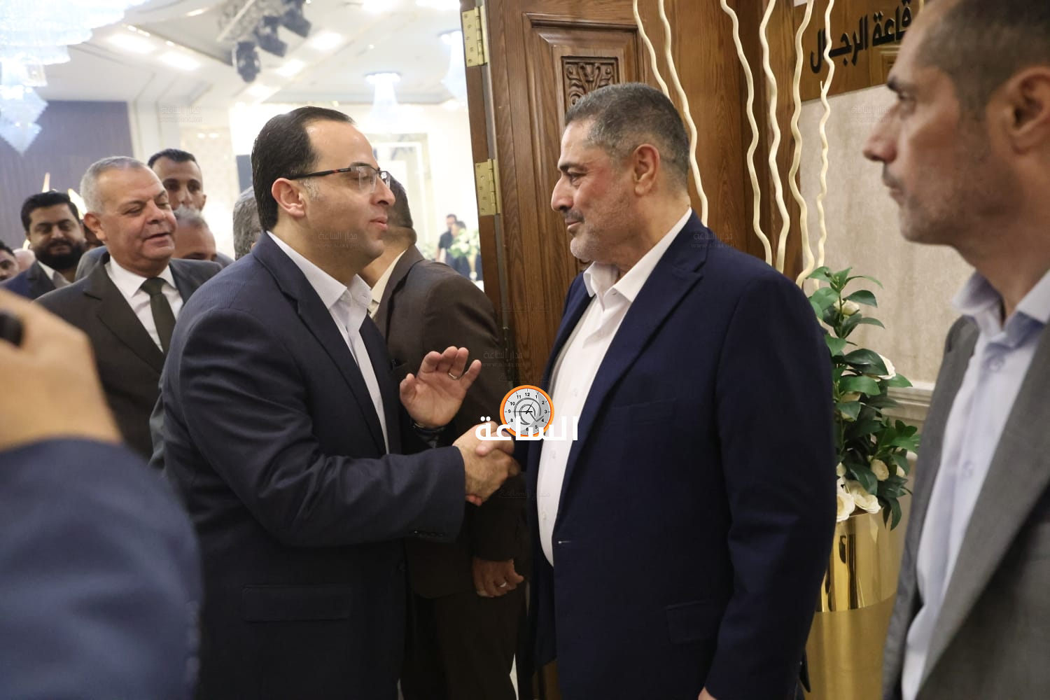 Madar Al-Saa Images 0.7108083017470991