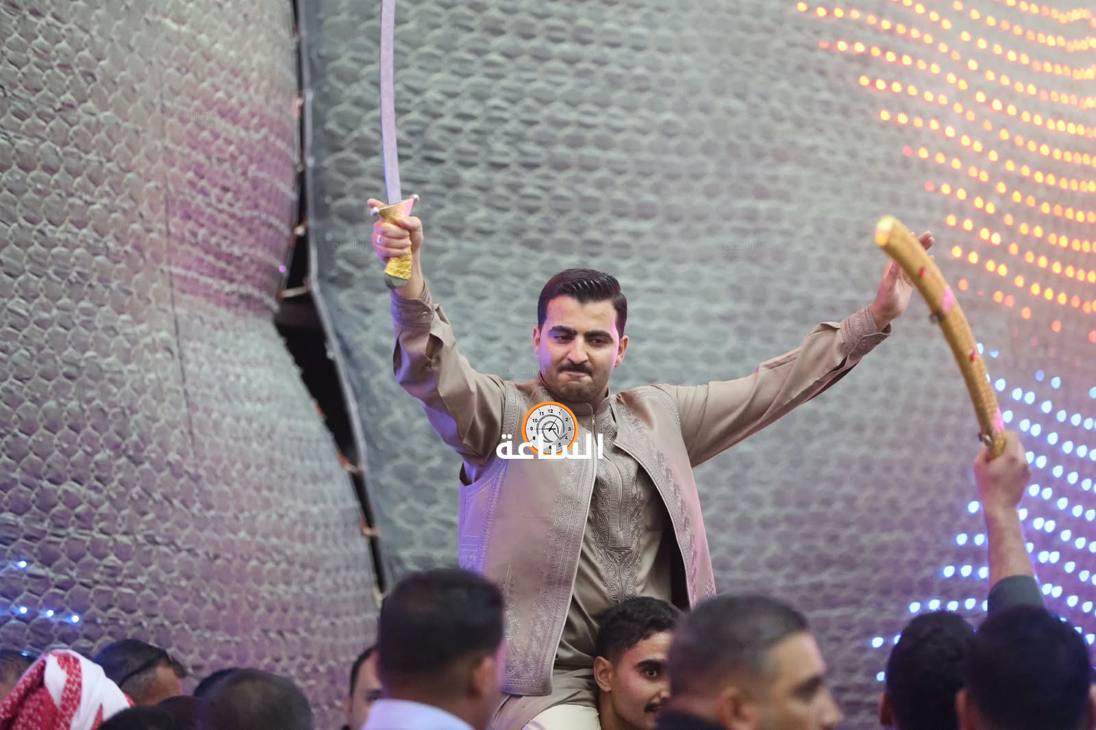 Madar Al-Saa Images 0.6108130878506327