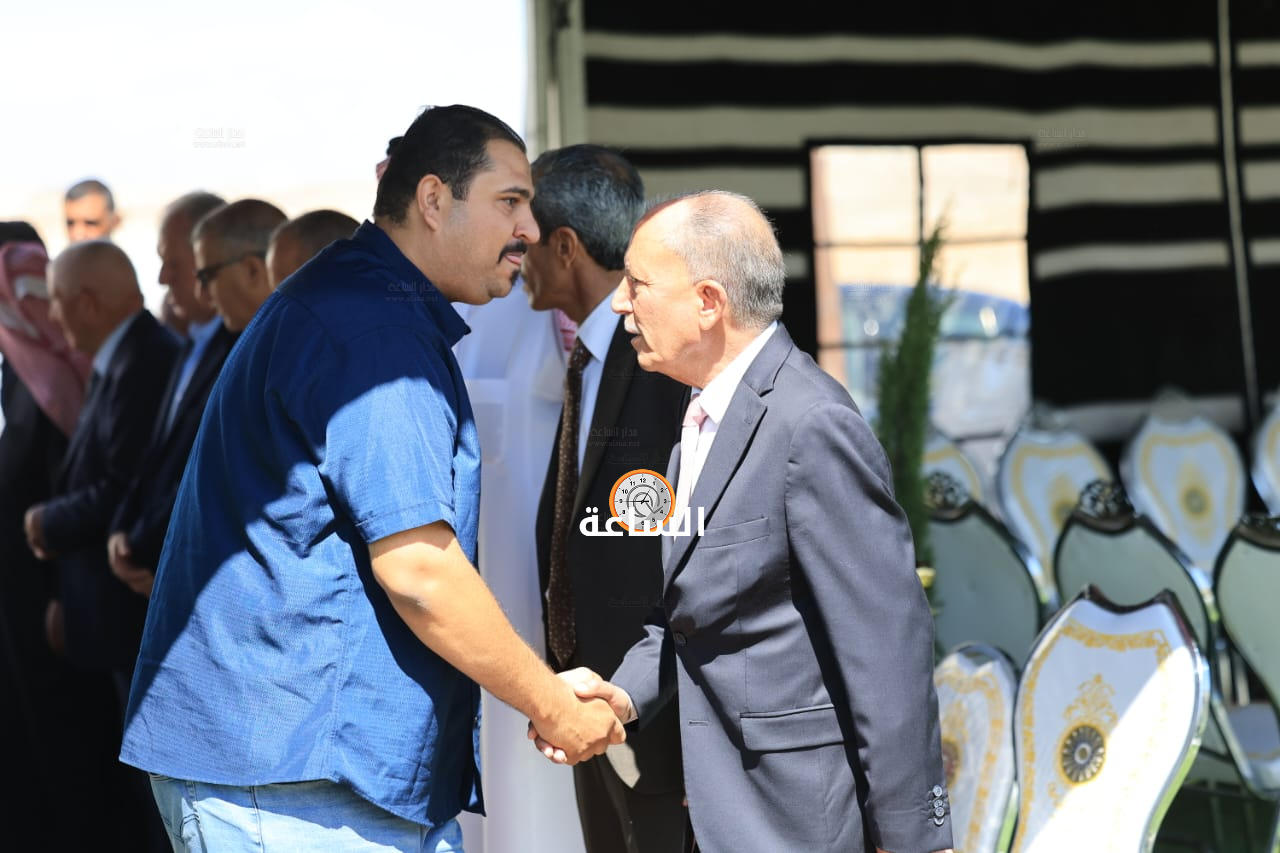 Madar Al-Saa Images 0.9488352786438871