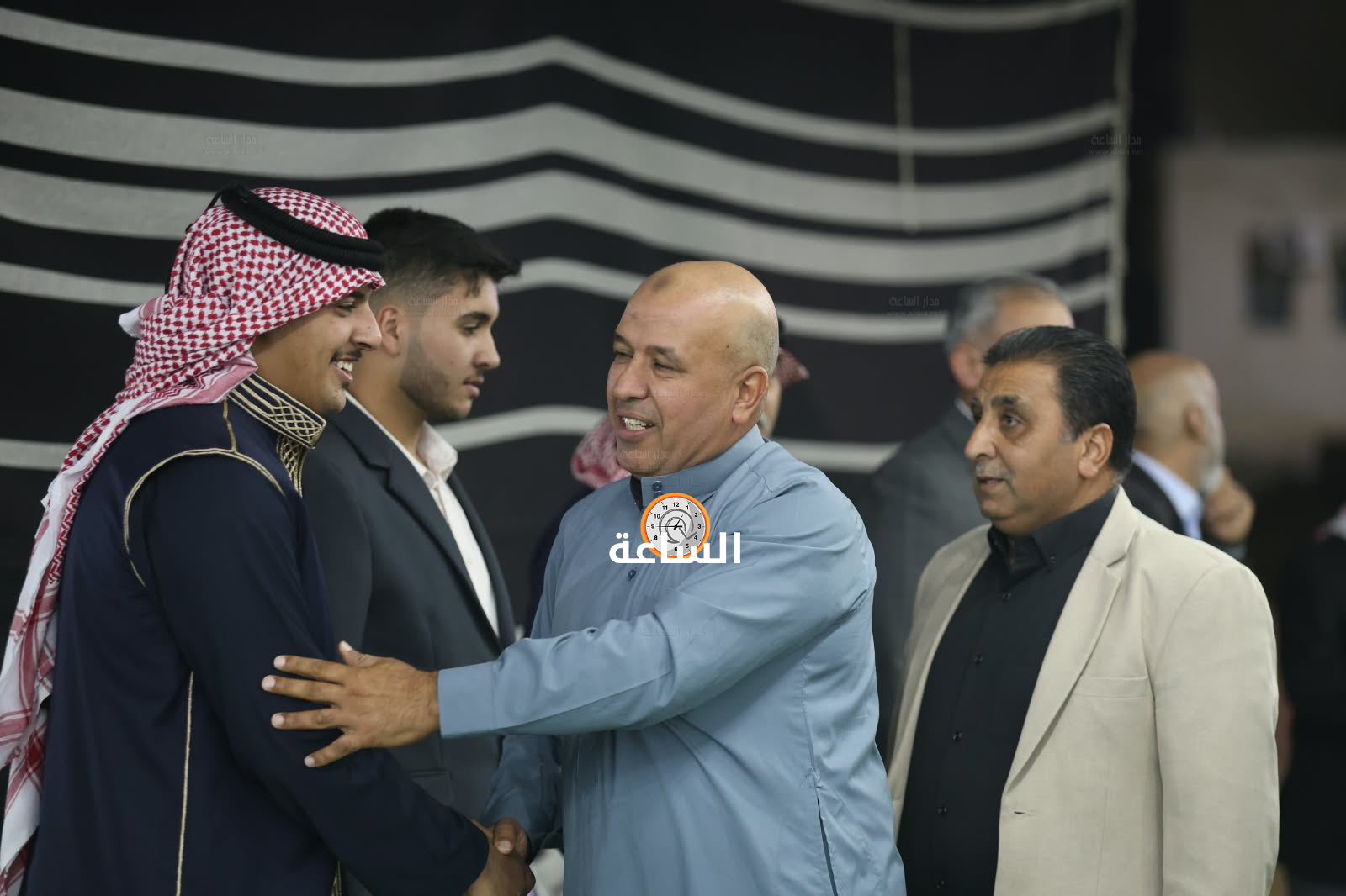 Madar Al-Saa Images 0.7045990828479443