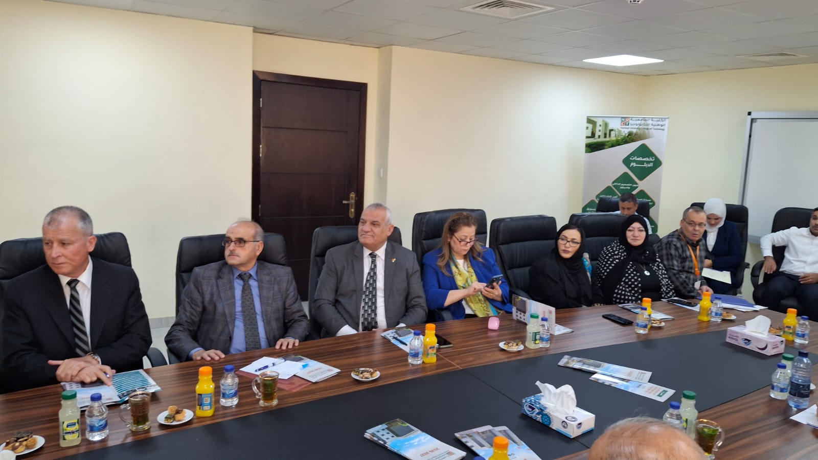 Madar Al-Saa Images 0.69351589352815