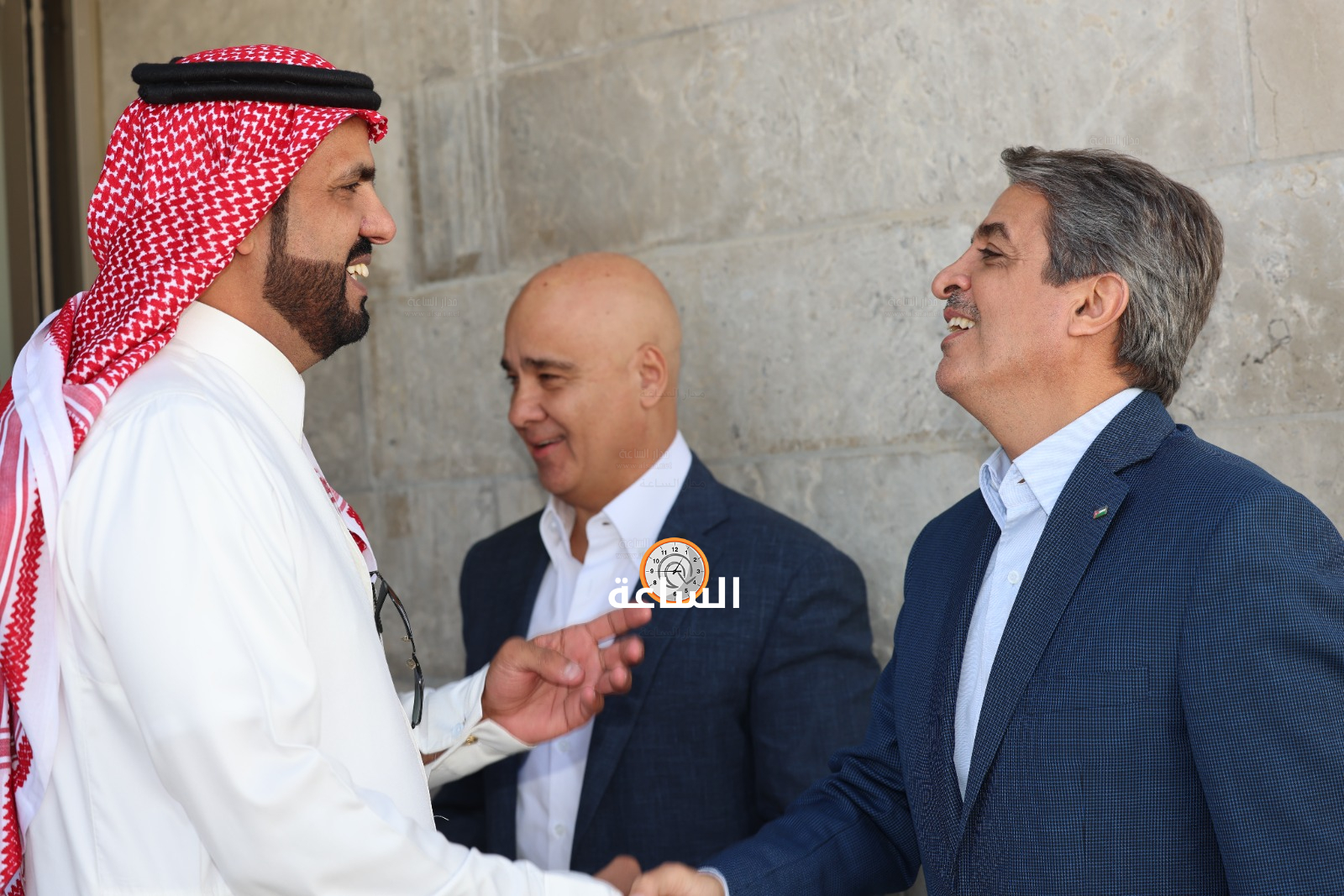 Madar Al-Saa Images 0.8559512557092558