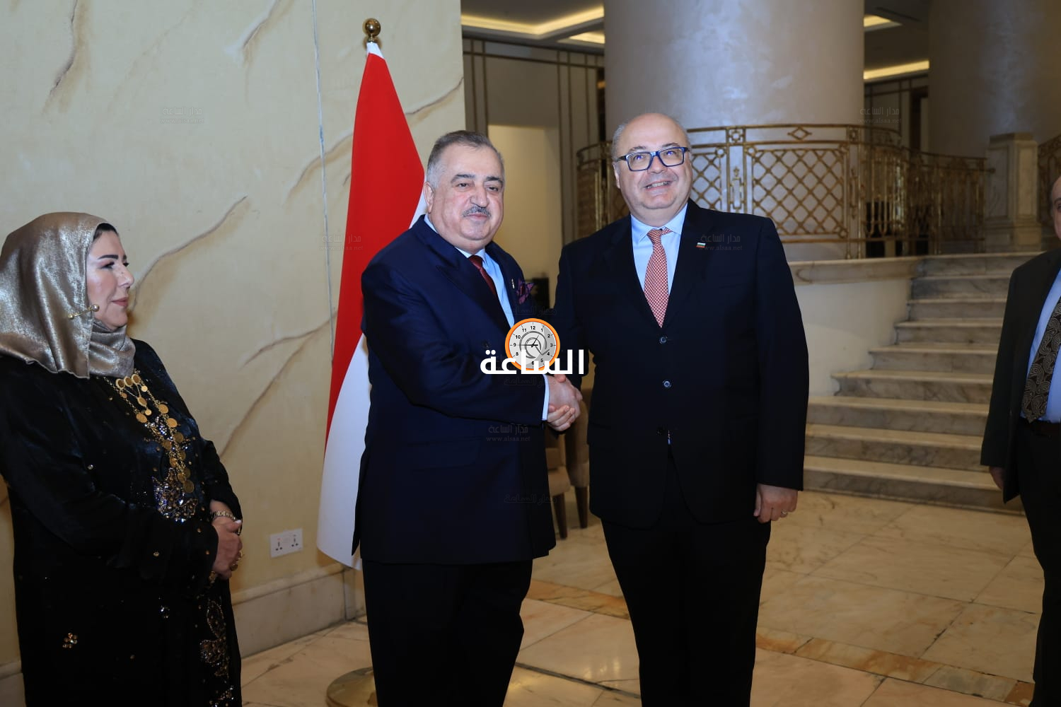 Madar Al-Saa Images 0.0251743179427093