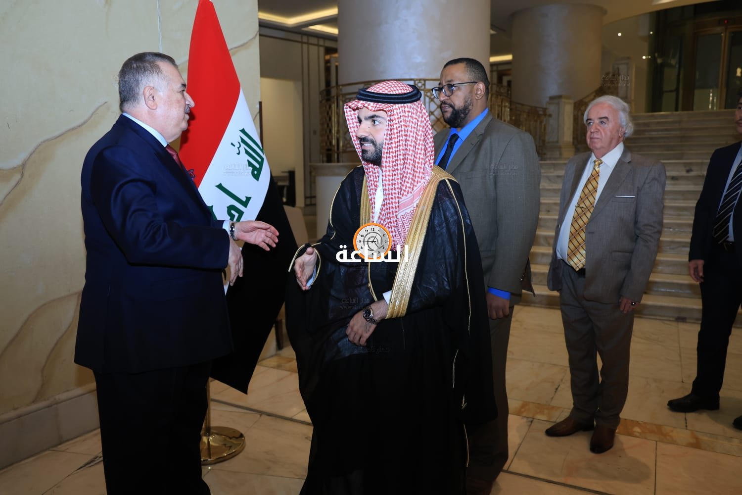 Madar Al-Saa Images 0.770859201181096