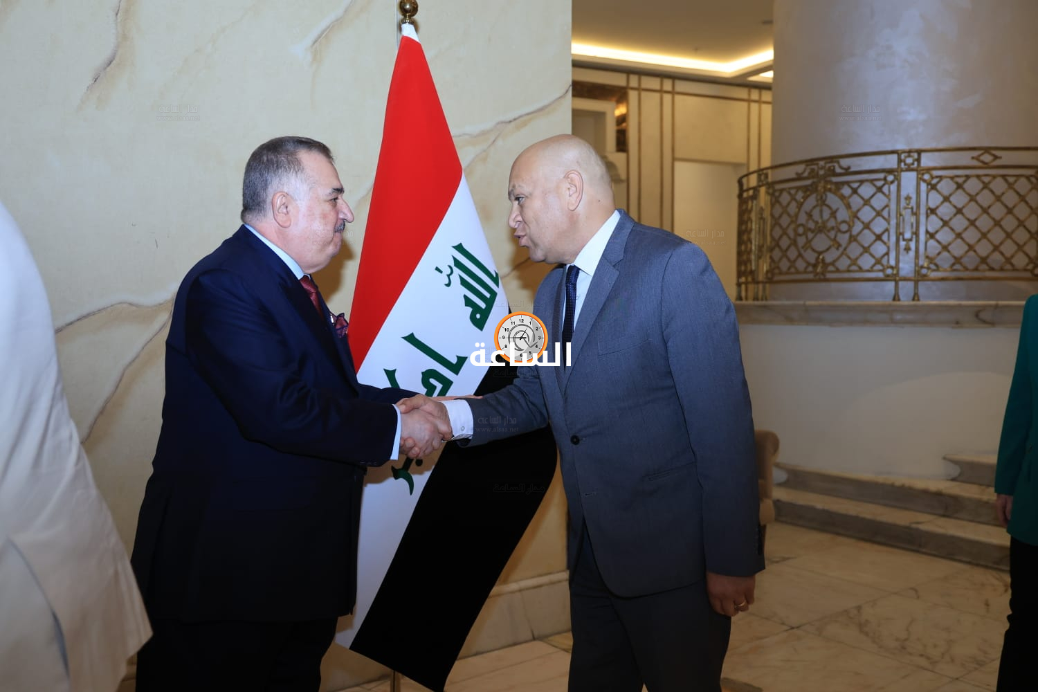 Madar Al-Saa Images 0.8706149021383194