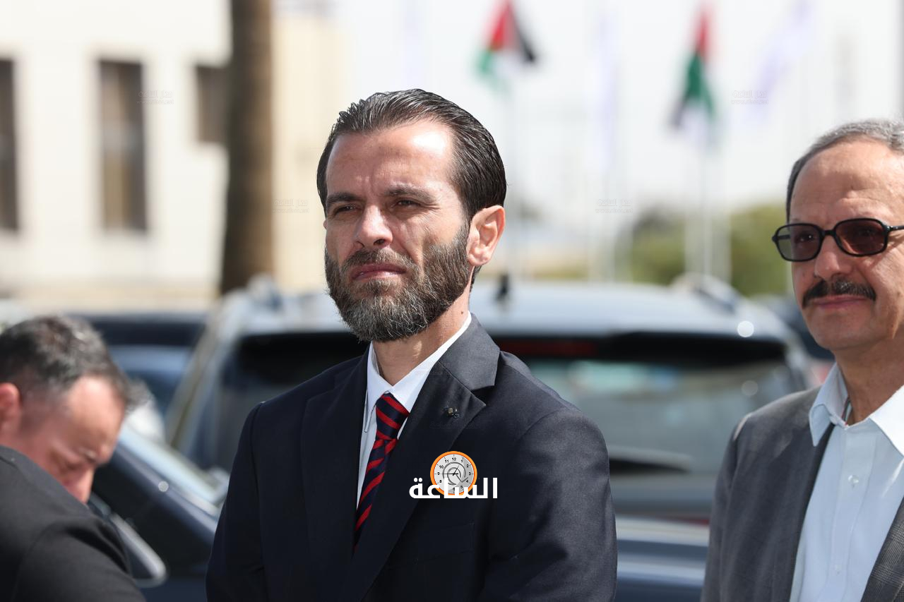 Madar Al-Saa Images 0.711405883572016