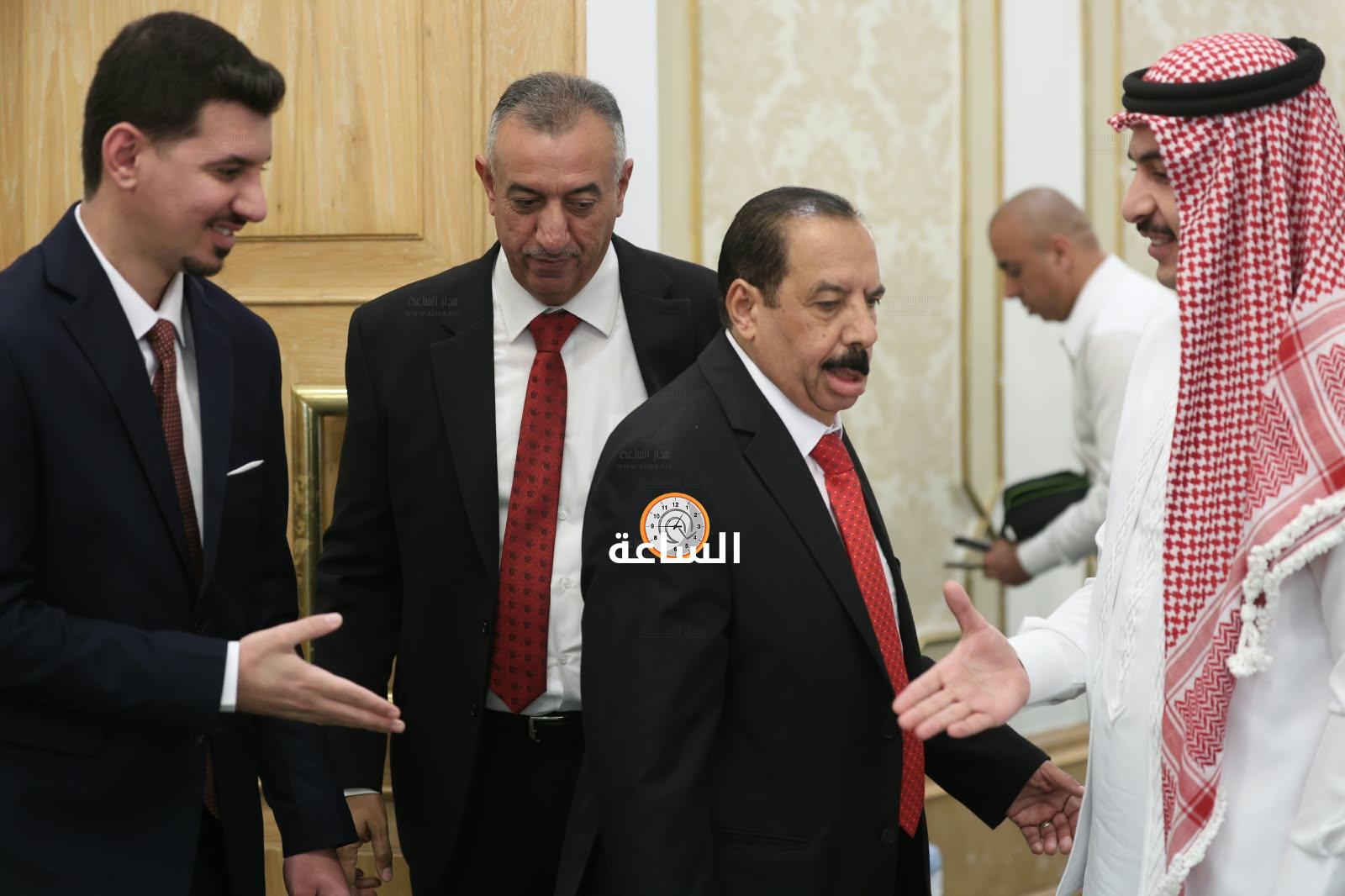Madar Al-Saa Images 0.7360845358535127