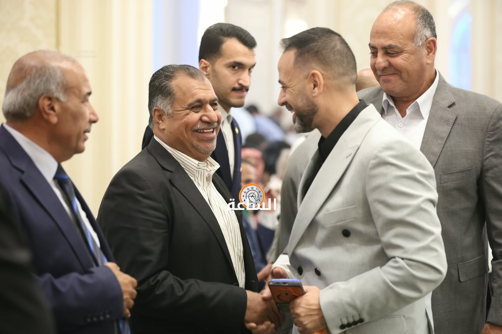 Madar Al-Saa Images 0.7404832977779621