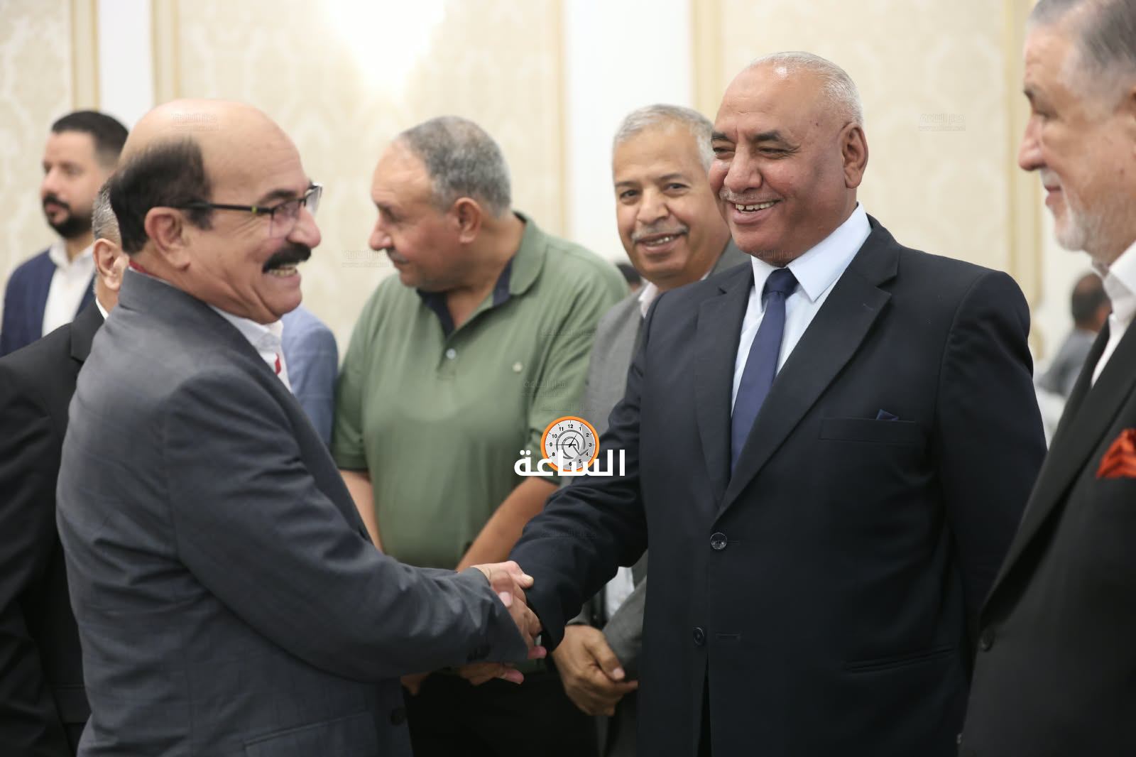 Madar Al-Saa Images 0.2457295385721432