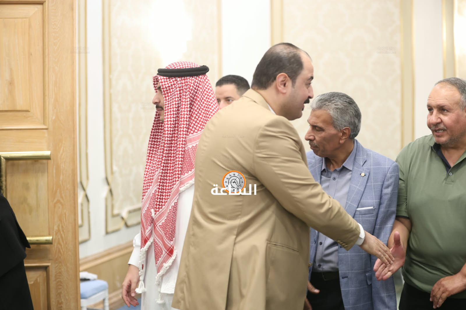 Madar Al-Saa Images 0.7526770539500043